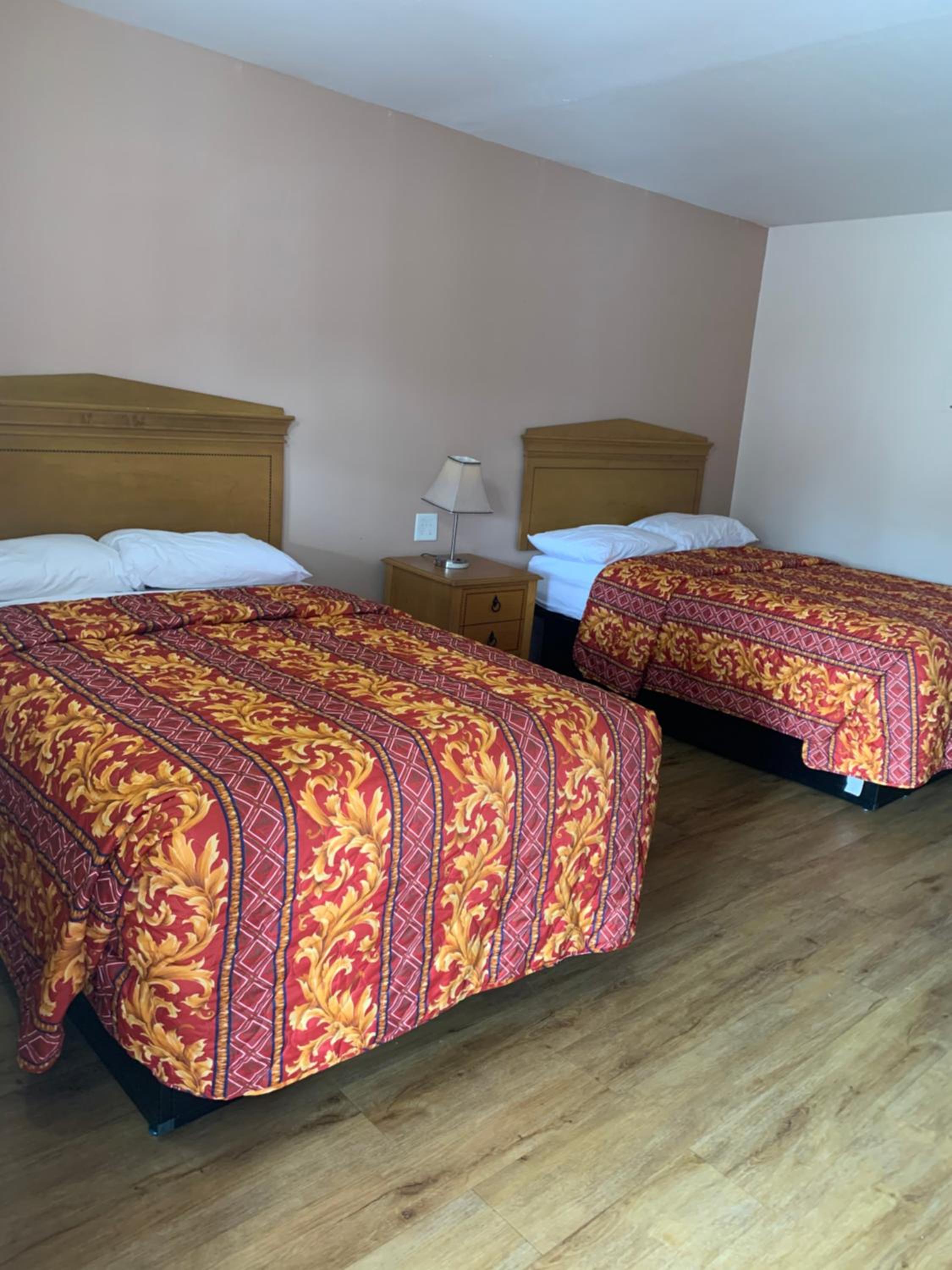 Double Room with Two Double Beds - Smoking photo 1