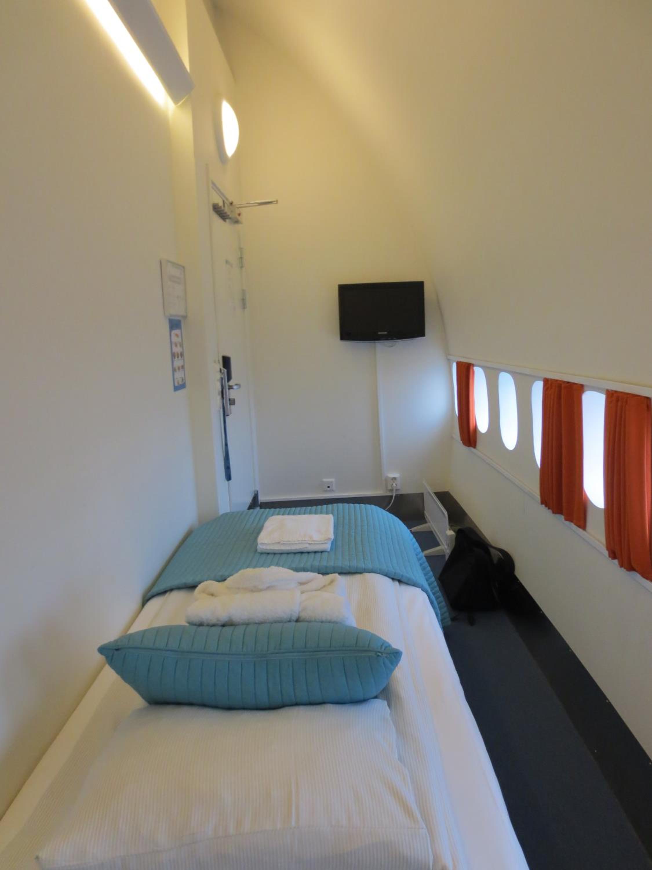 Single Room With Private Bathroom photo 1