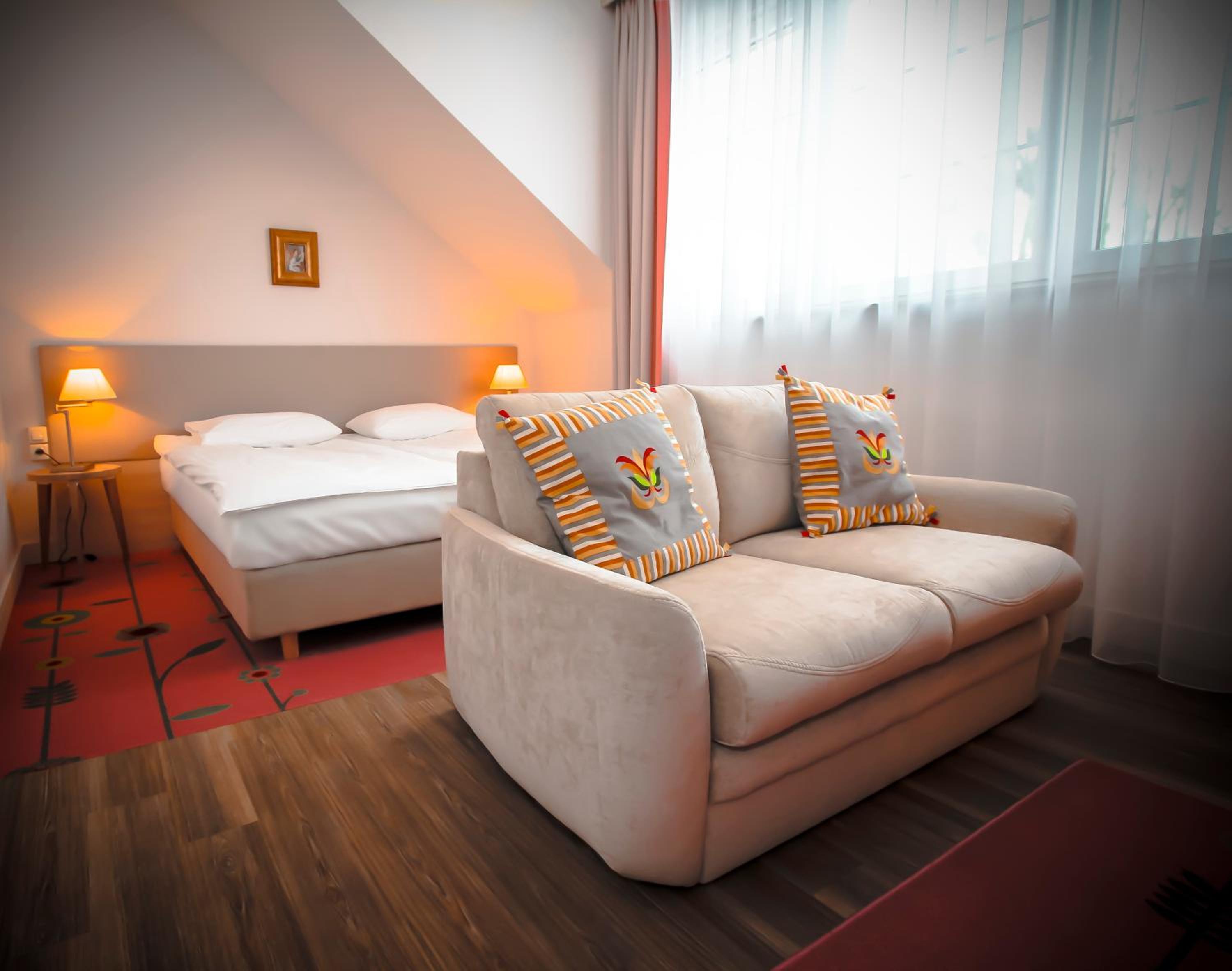 Large Double or Twin Room photo 2