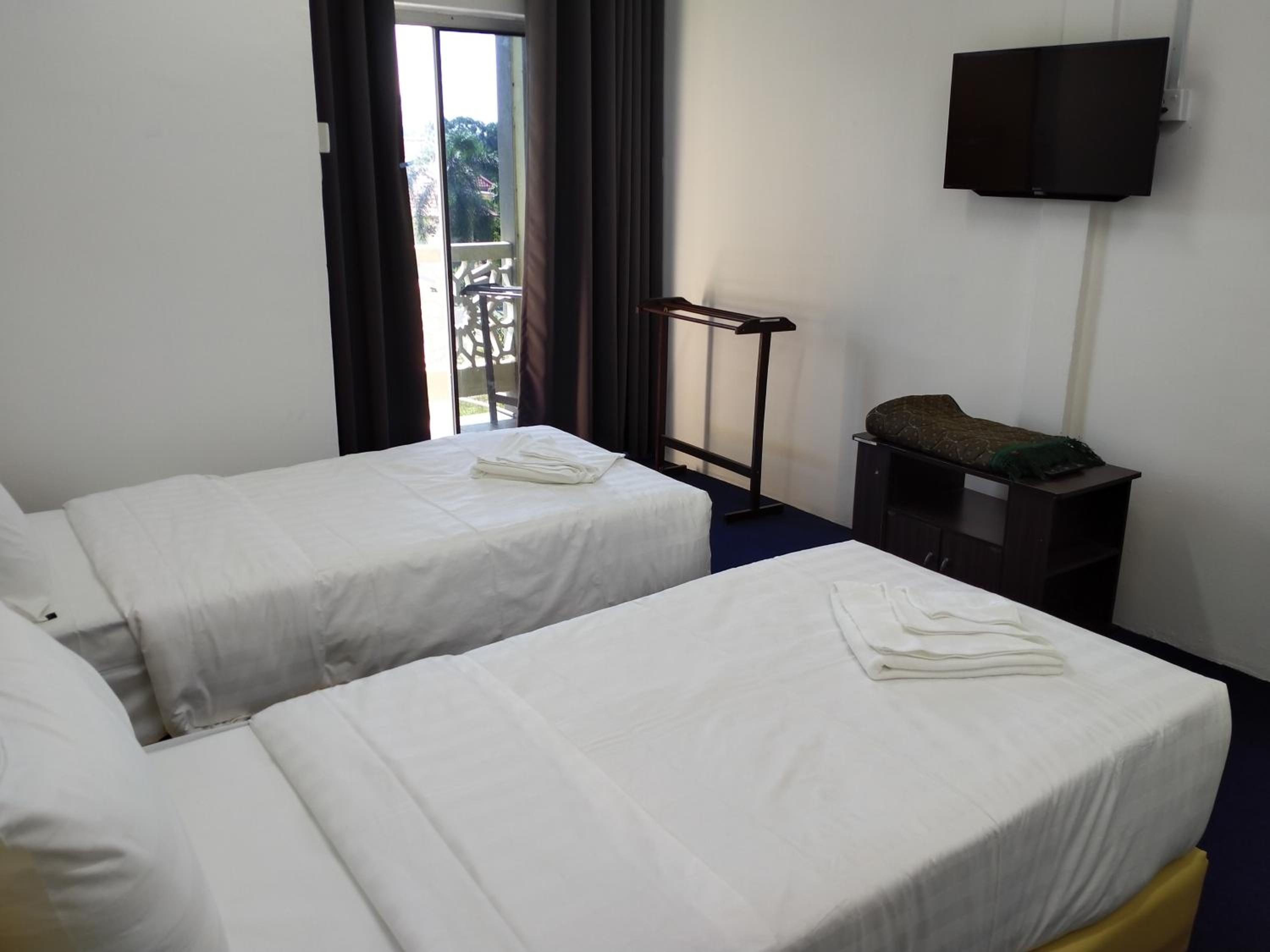 Twin Room with Balcony photo 2