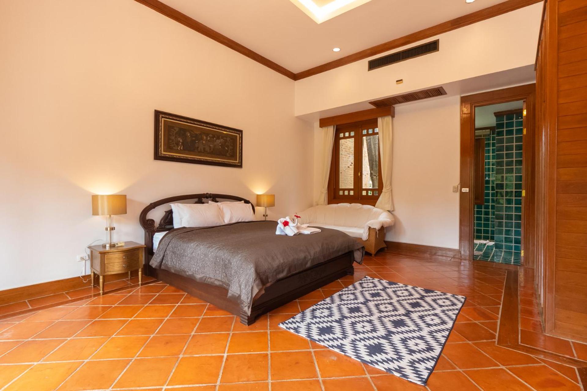 Deluxe Double Room - Photo 12