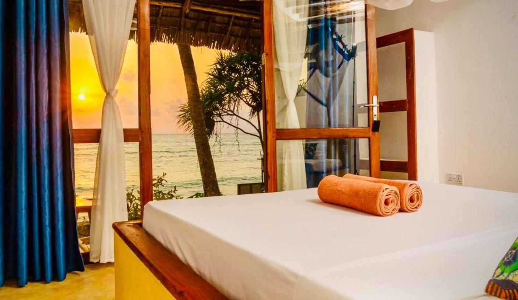 Deluxe Double Room with Balcony and Sea View - Photo 6