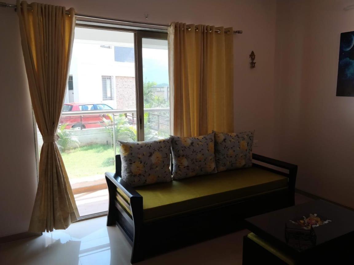 Apartment with Balcony photo 1