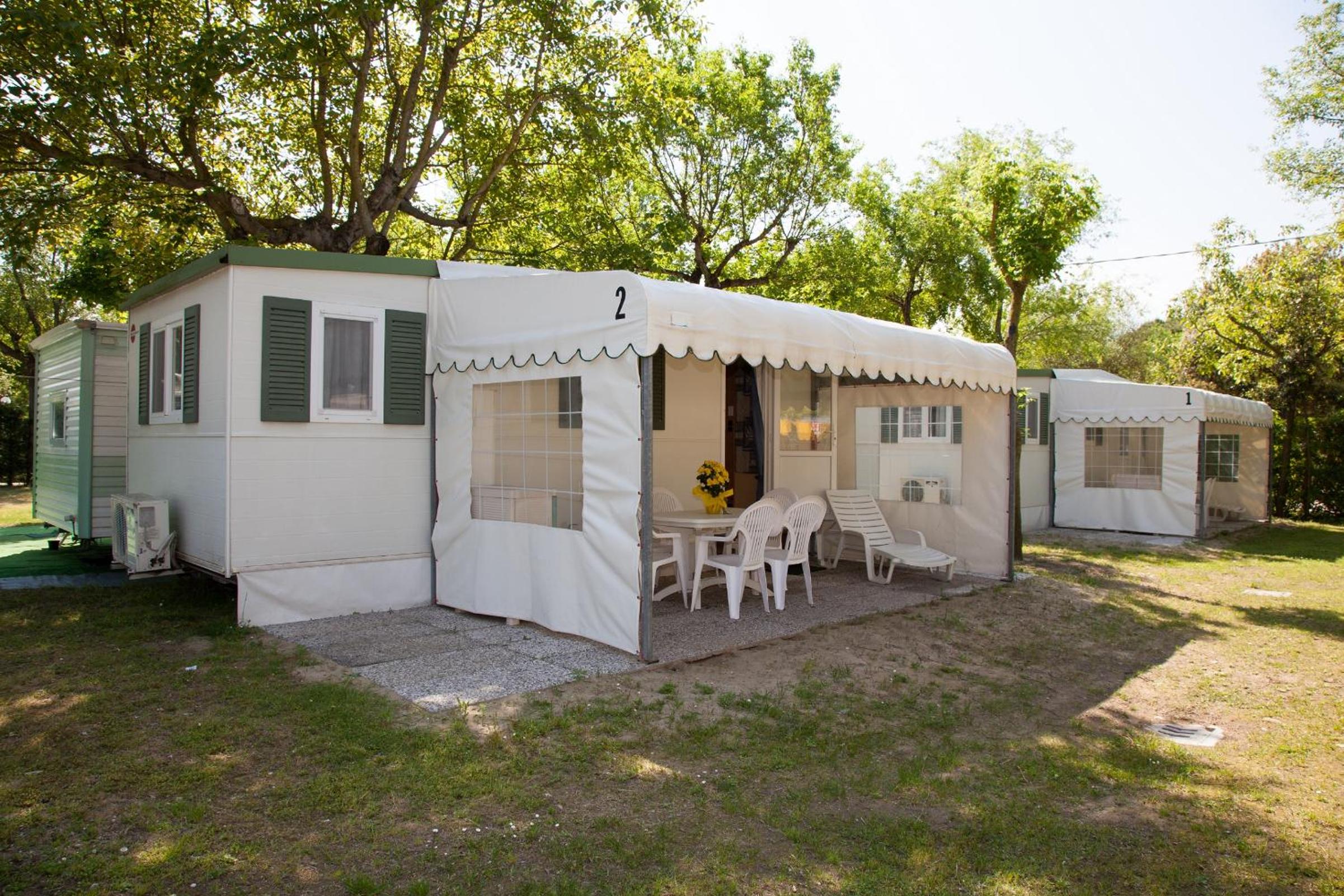 Mobile Home photo 2