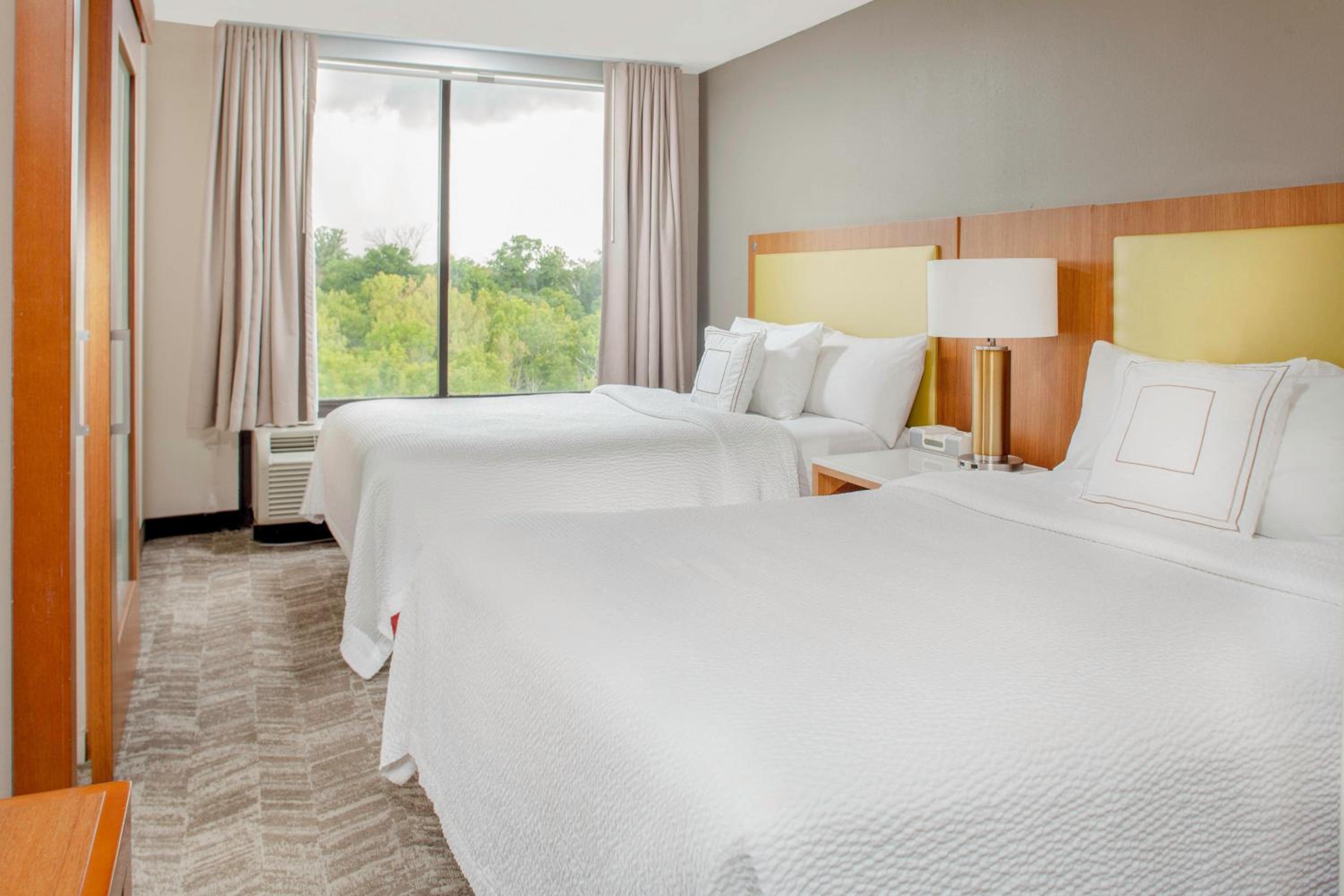 Queen Suite with Two Queen Beds, Roll-In Shower and Trundle Sofa - Mobility Access/Hearing Accessible