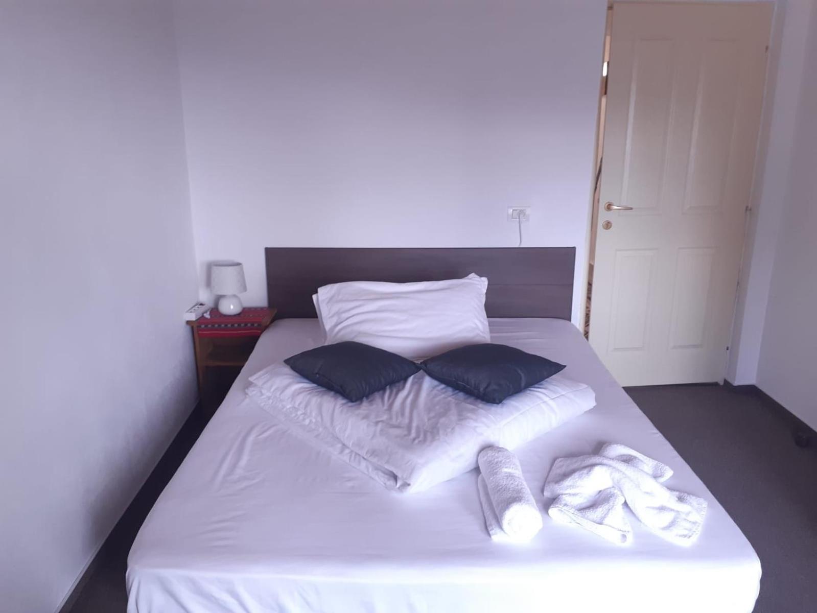Deluxe Double or Twin Room - Photo 3
