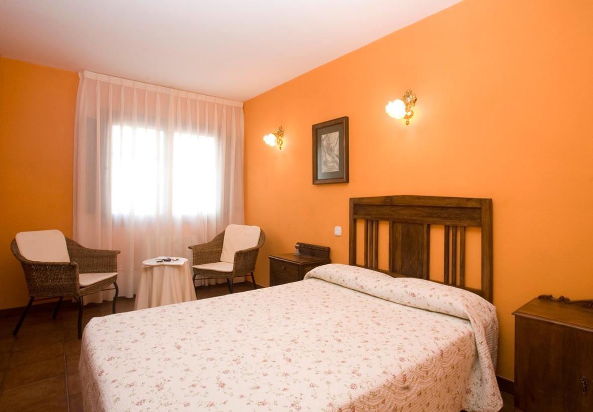 Standard Double Room - Photo 2