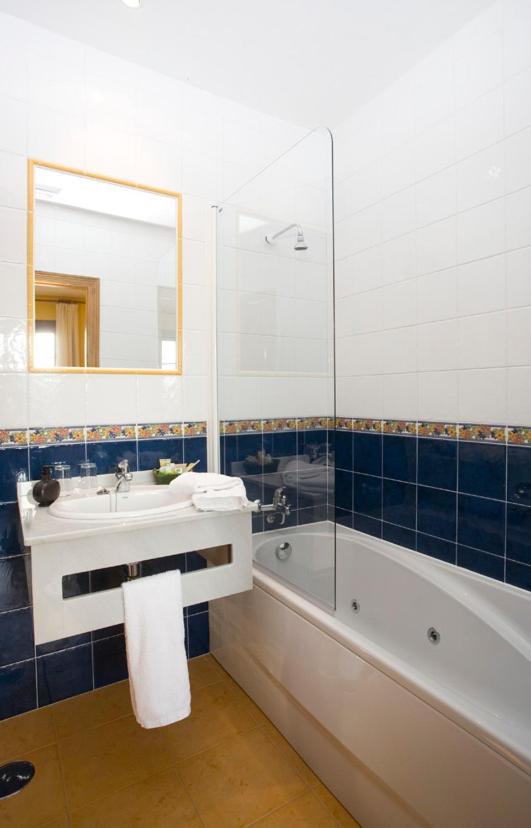 Superior Double Room with Terrace - Photo 8