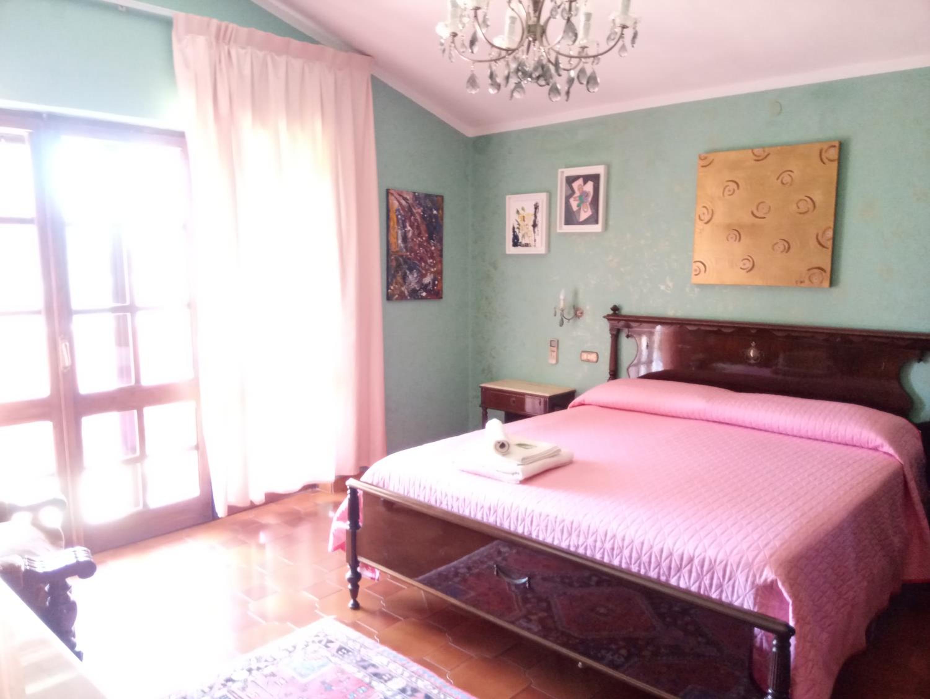 Deluxe King Room photo 1