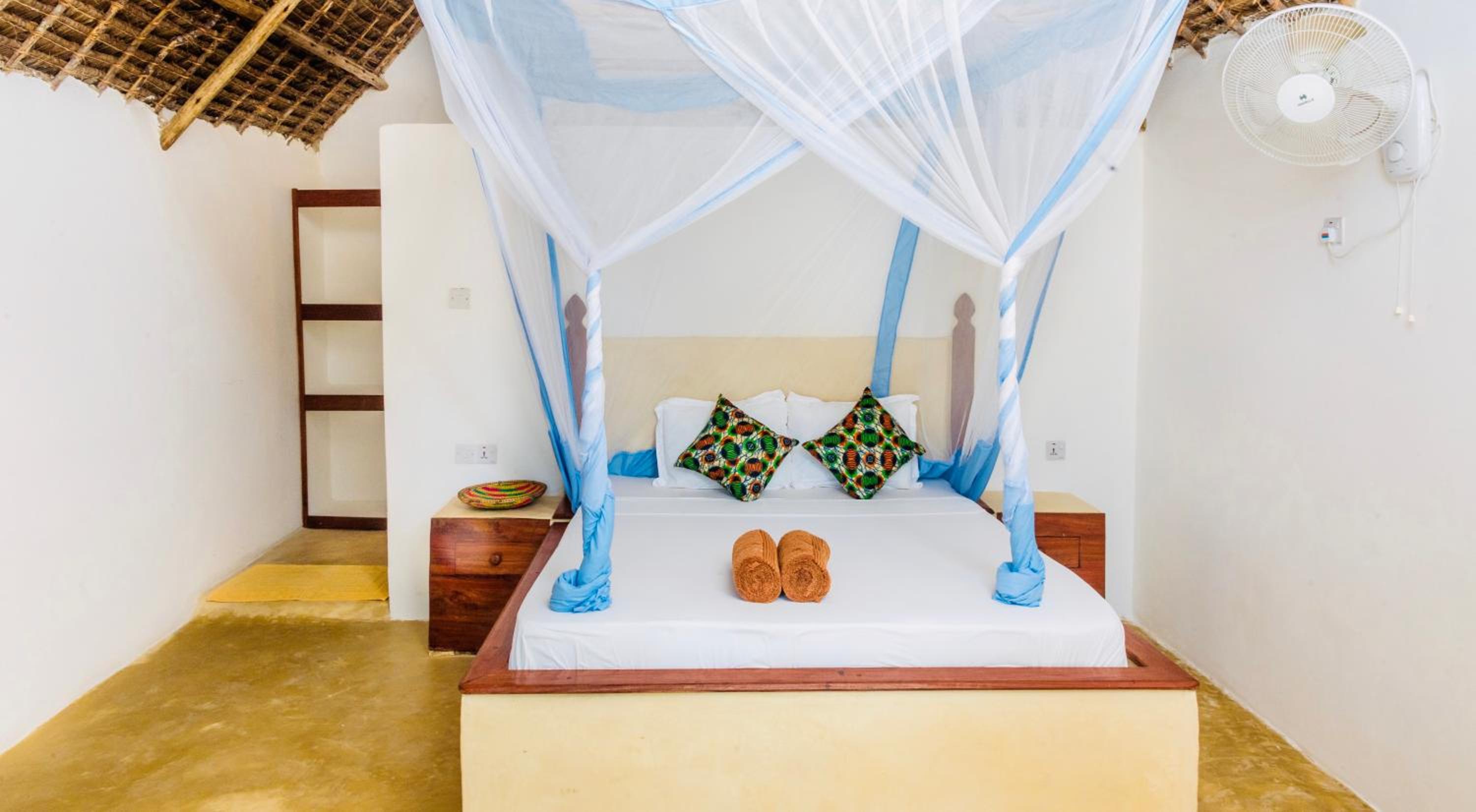 Double Room with Balcony and Sea View - Photo 6