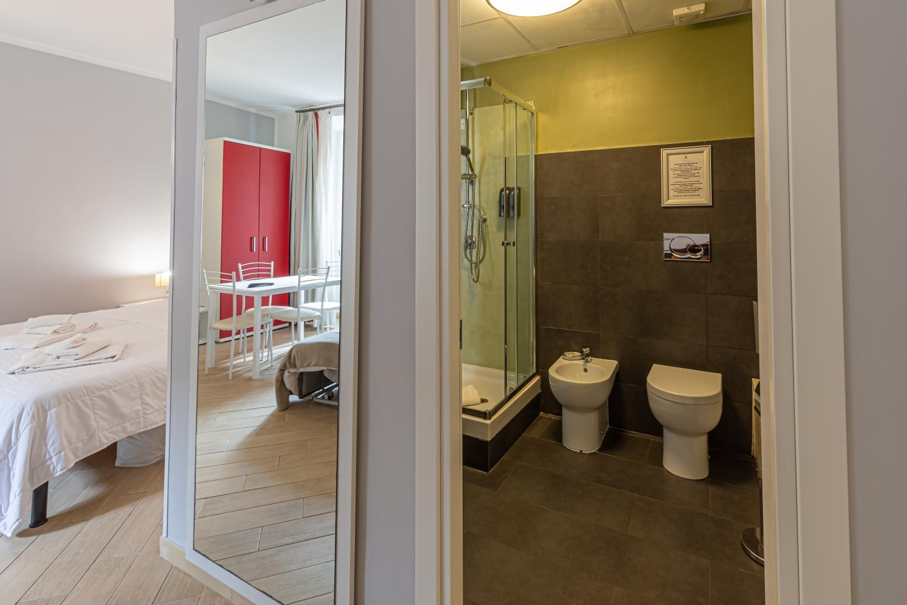 Quadruple Room with Courtyard View photo 2
