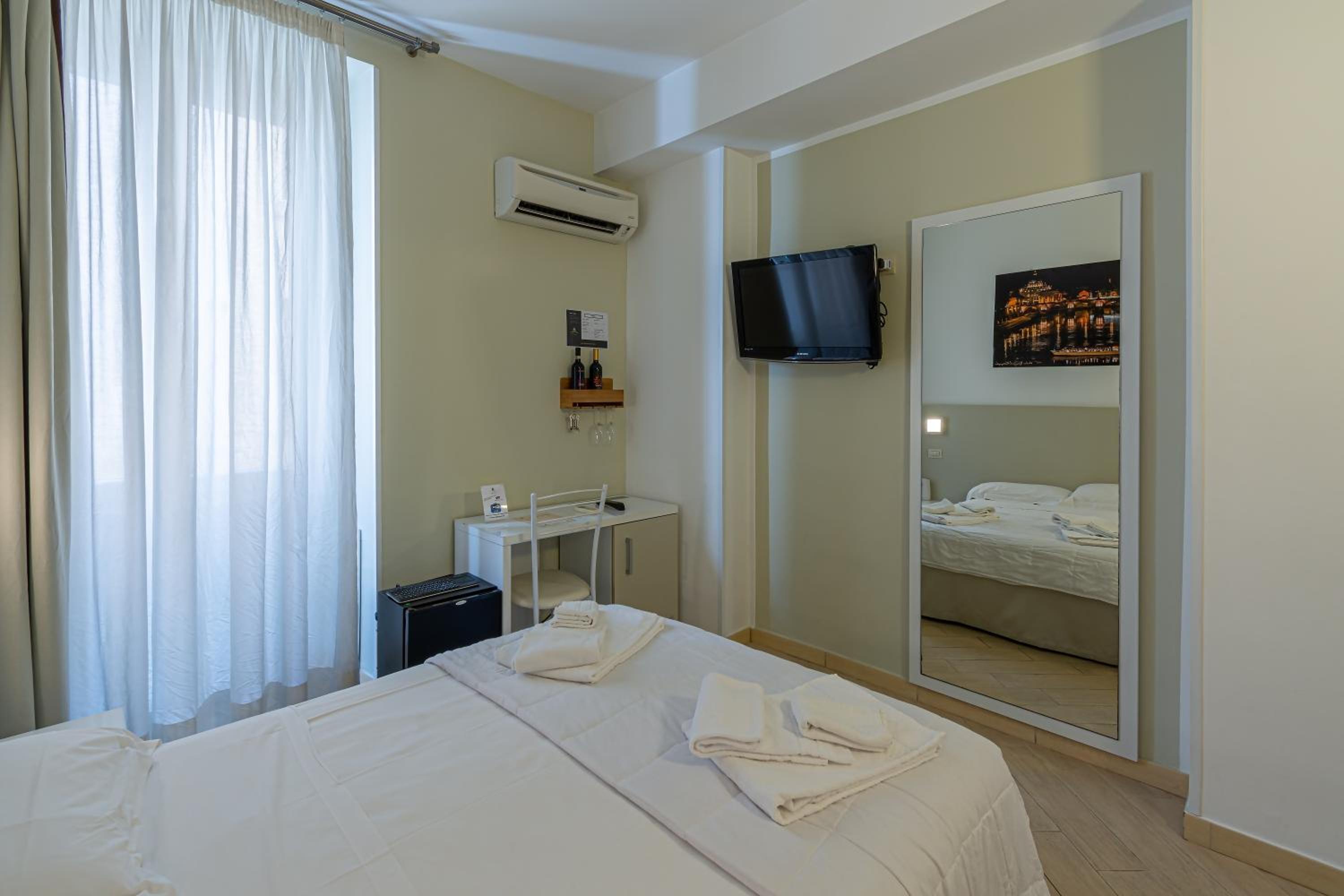 Double Room with Courtyard View photo 1