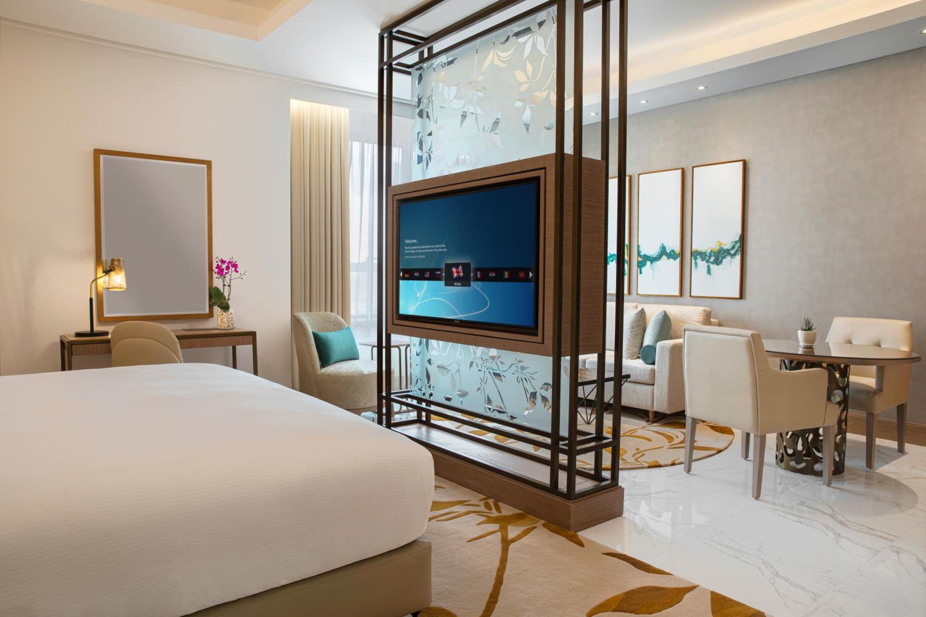 King Bed Room - City View