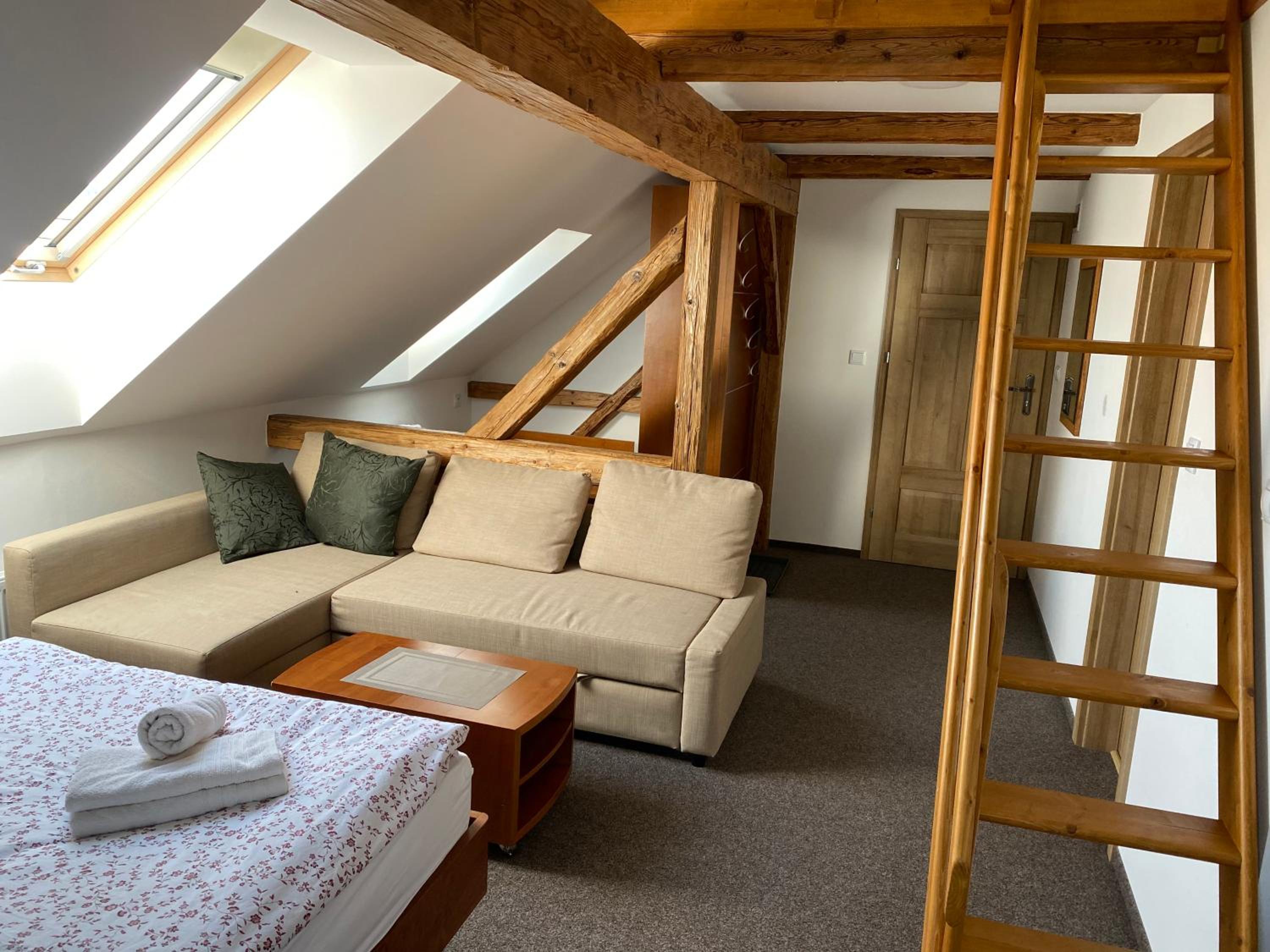 Deluxe Family Suite photo 1