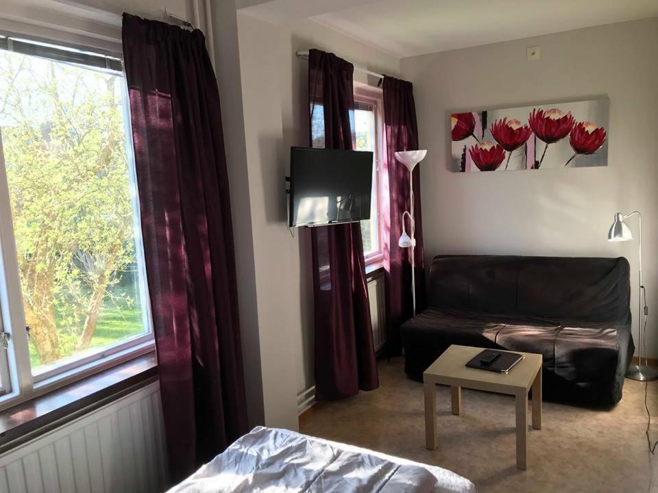 Single Room with Private Bathroom photo 1