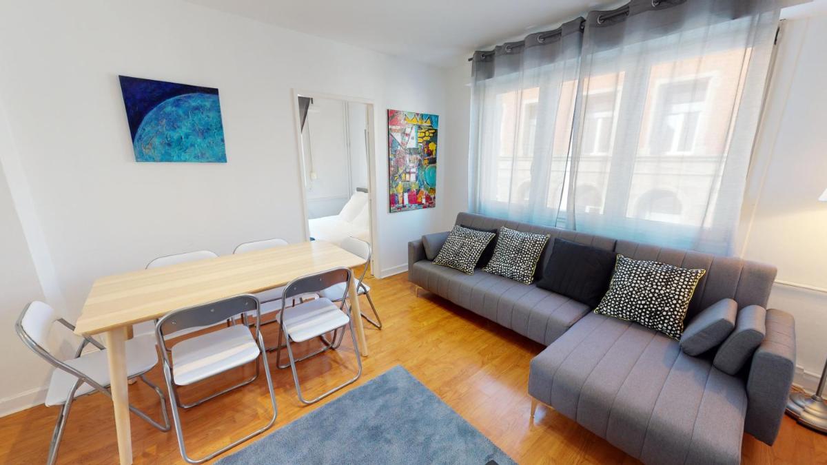 Three-Bedroom Apartment photo 2
