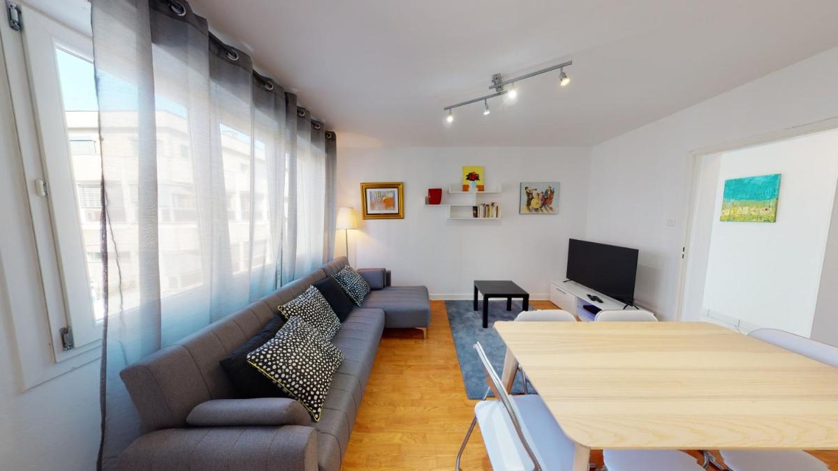 Three-Bedroom Apartment photo 1