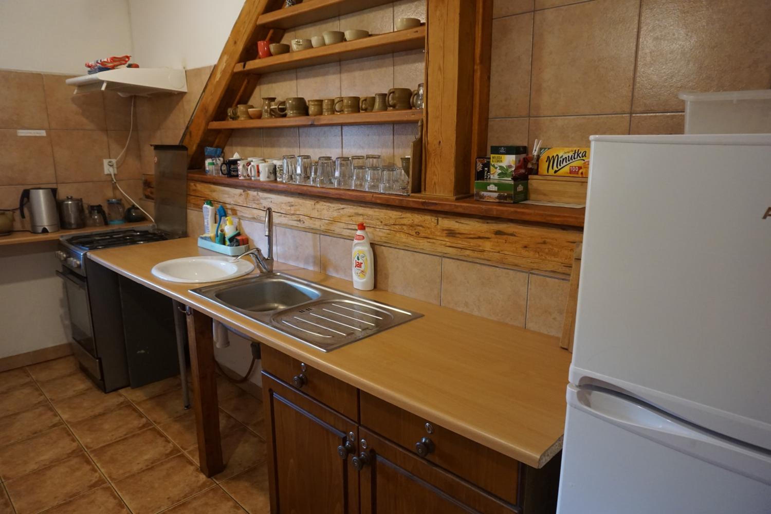 Economy Quadruple Room with Shared Bathroom photo 3