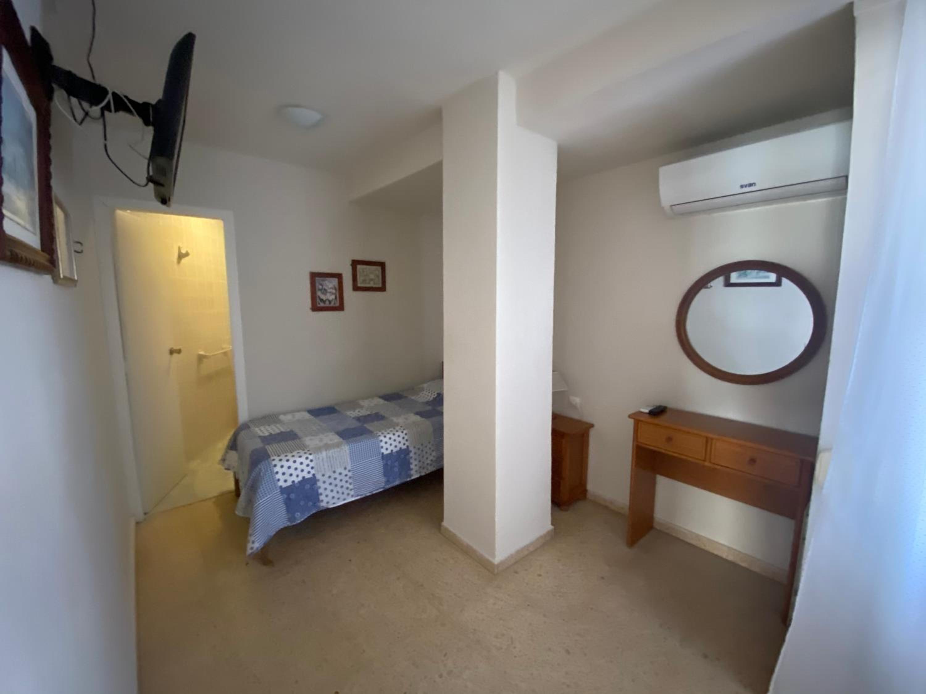 Single Room photo 3