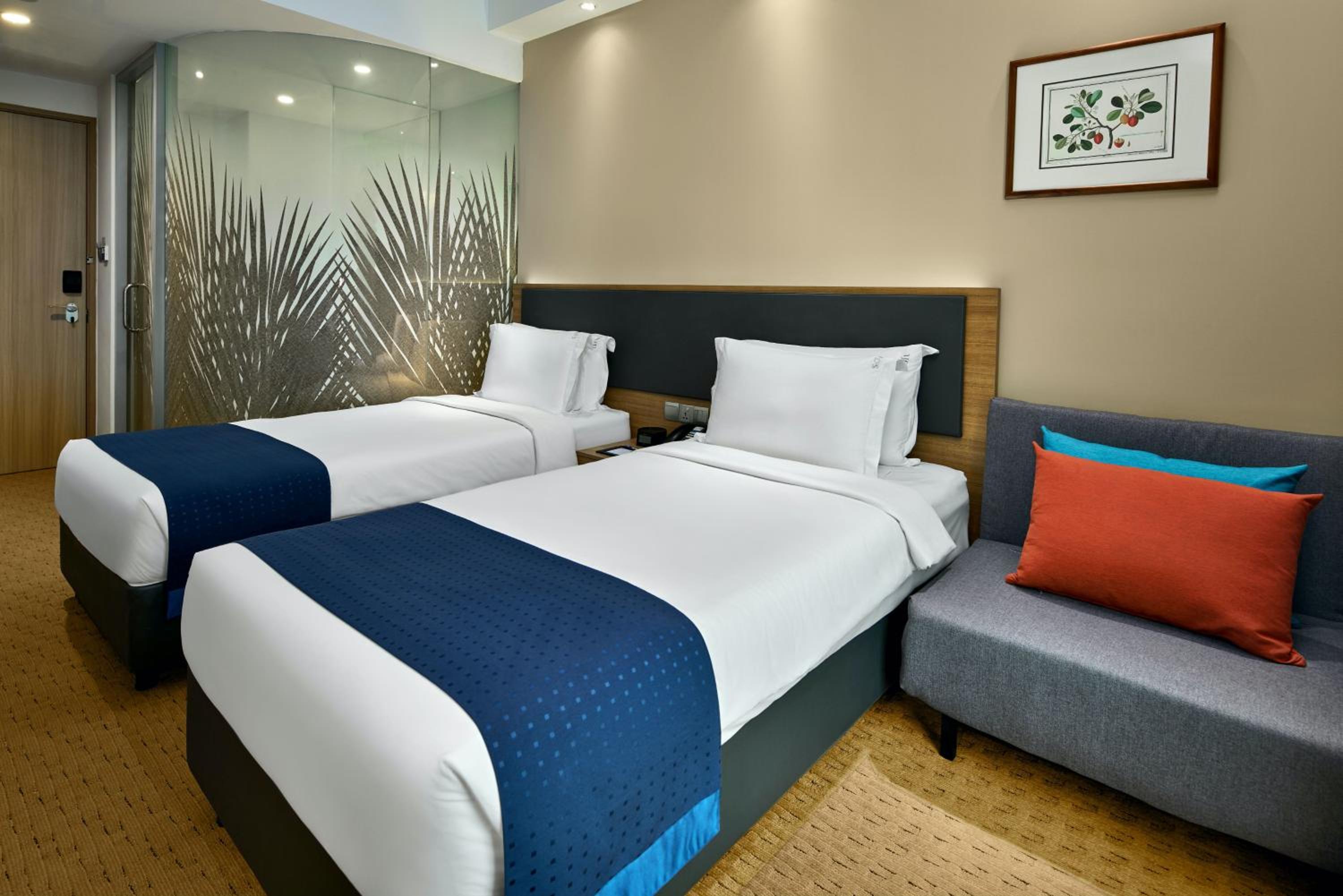 Standard Twin Room with Single Sofa Bed - Free Breakfast