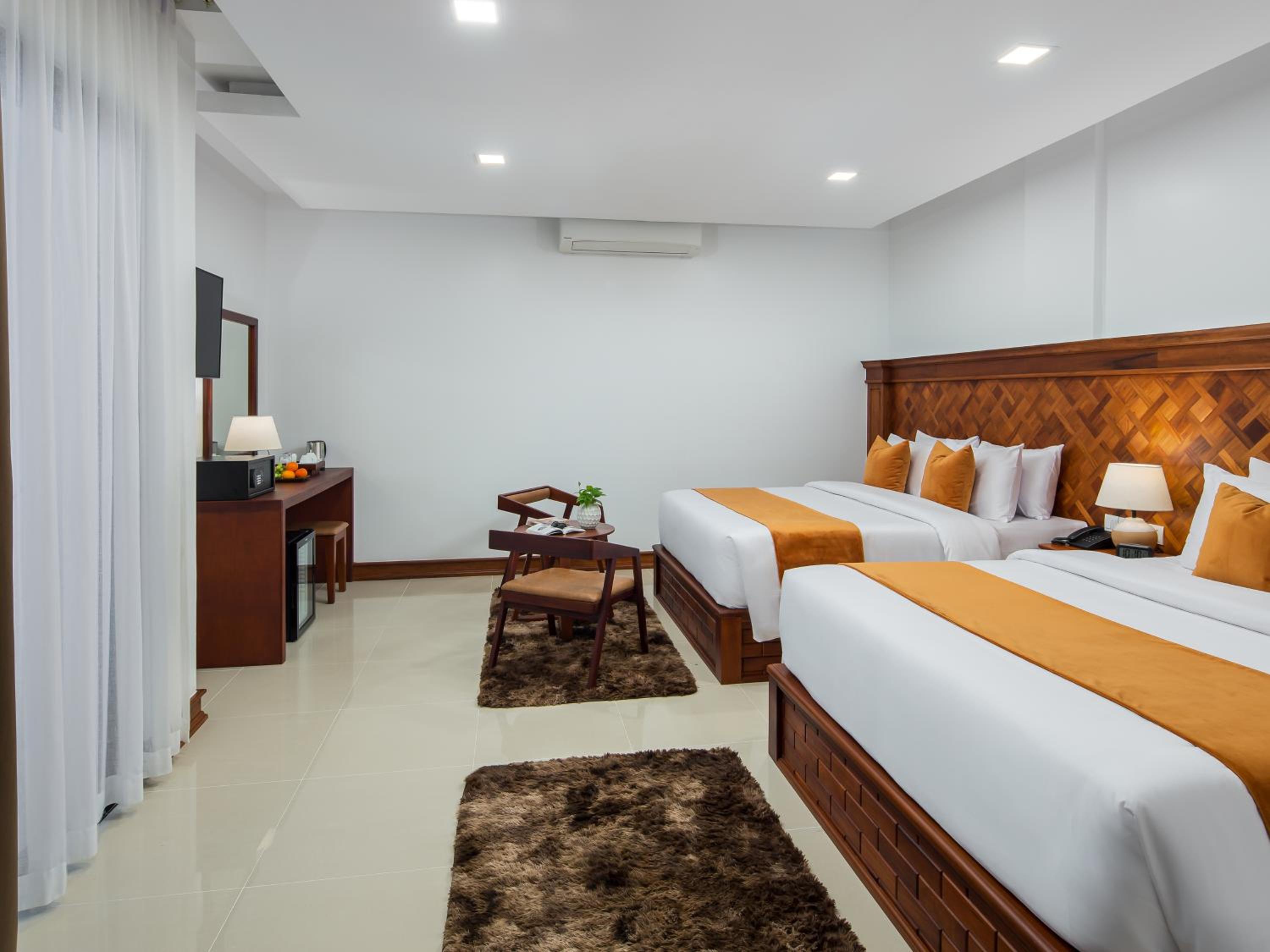 Deluxe Family Room with Balcony - Photo 6