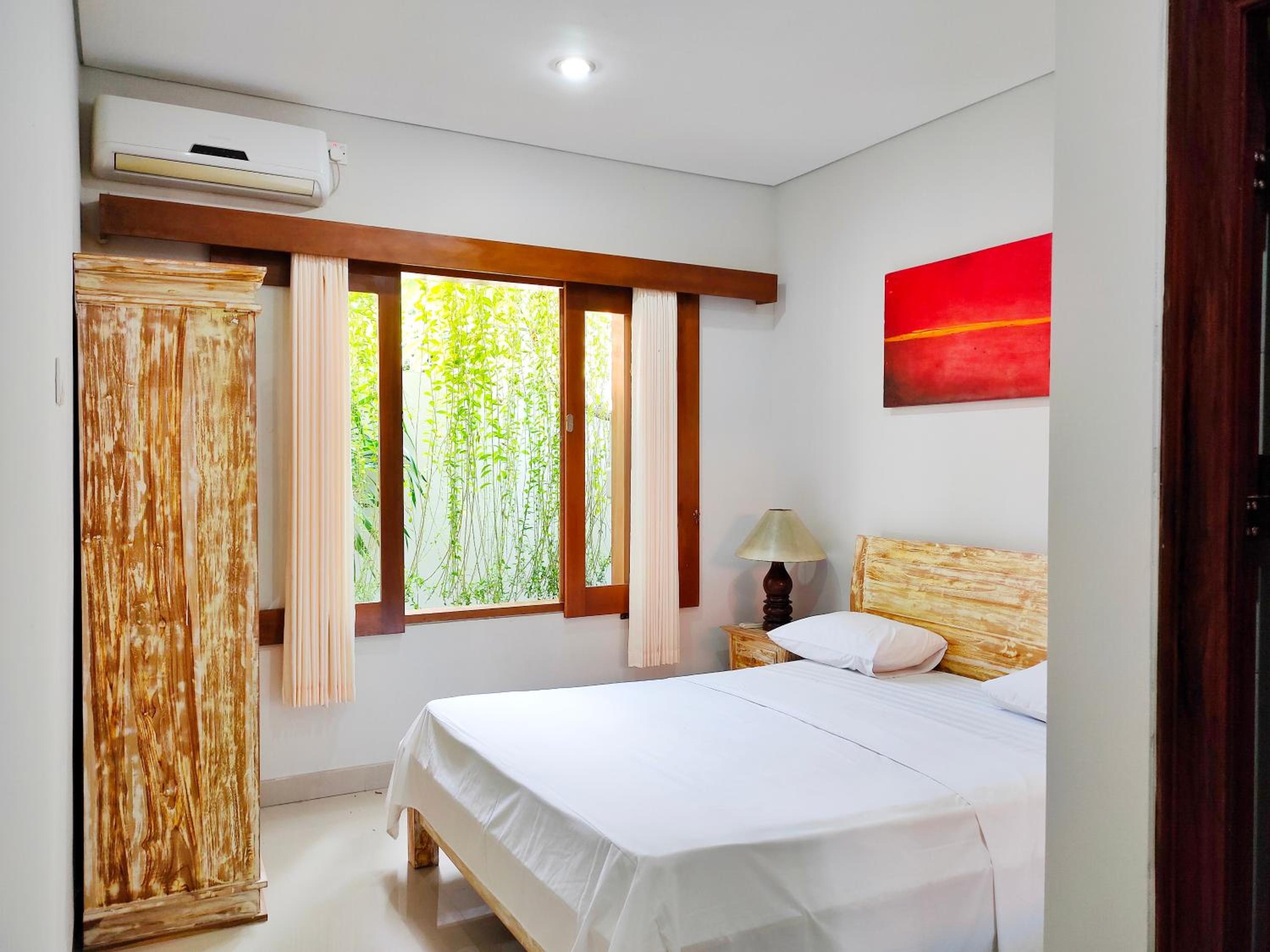 Double Room with Private Bathroom - Photo 11
