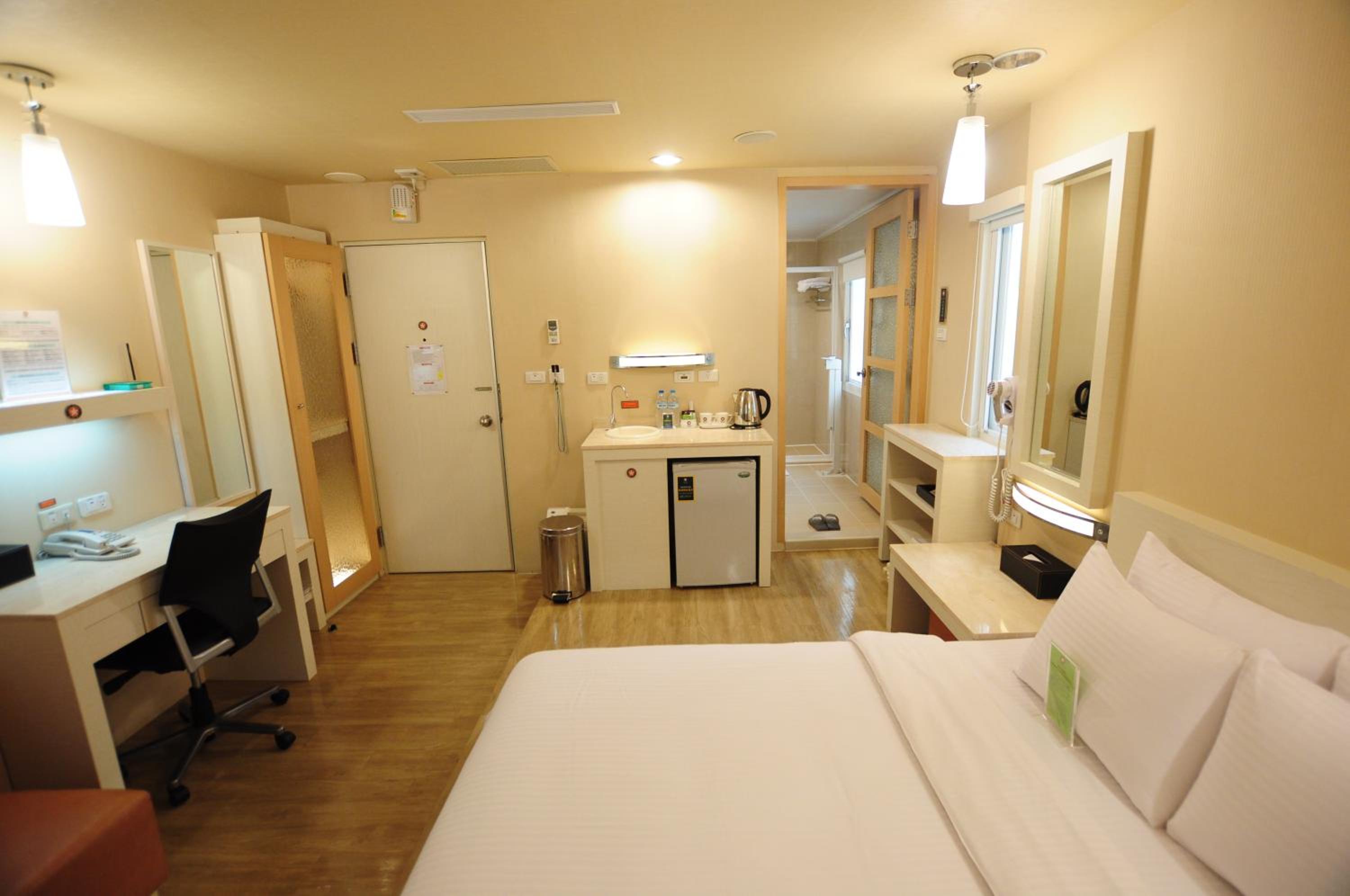 Standard Double Room photo 3