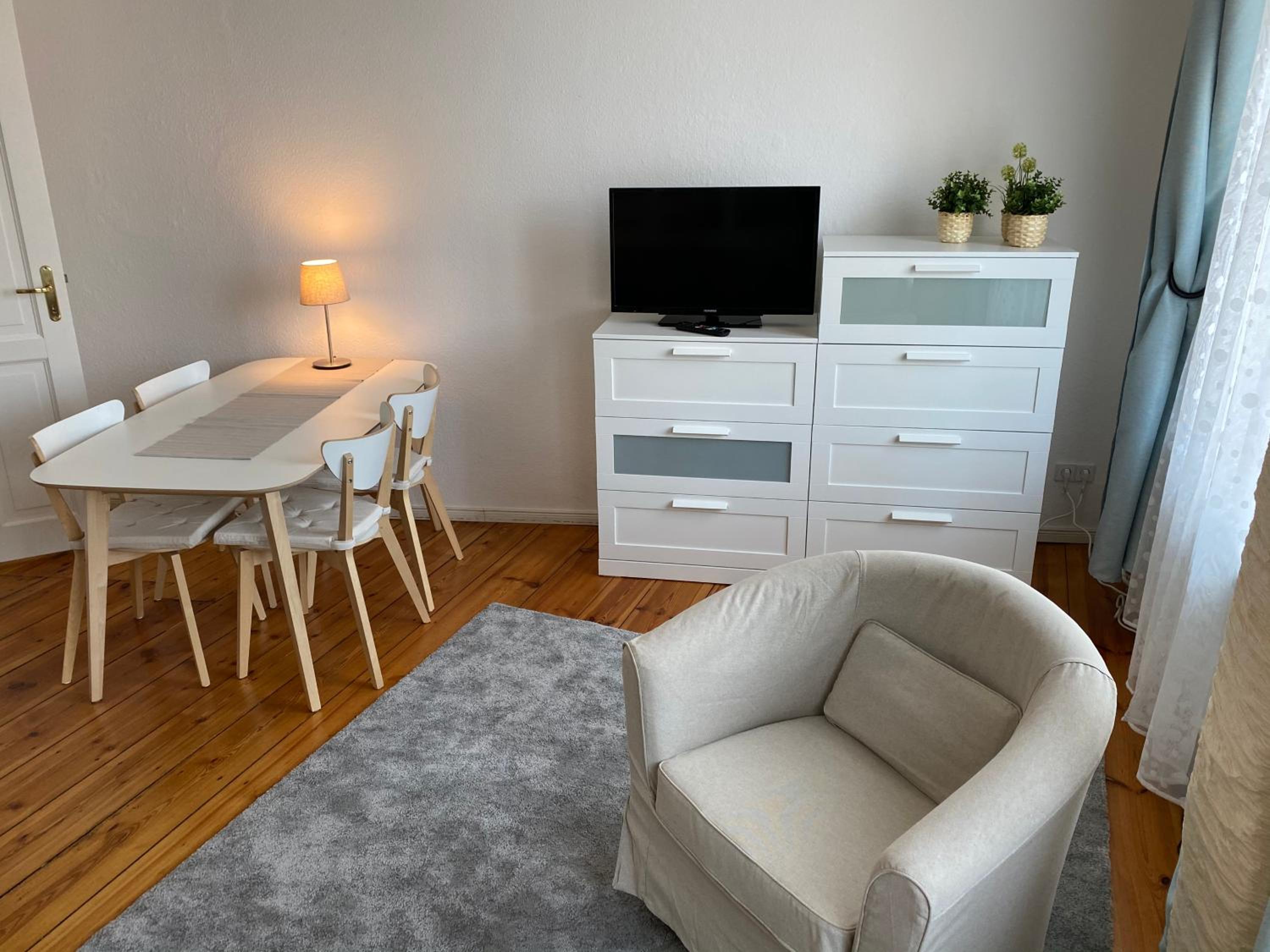 One-Bedroom Apartment photo 2
