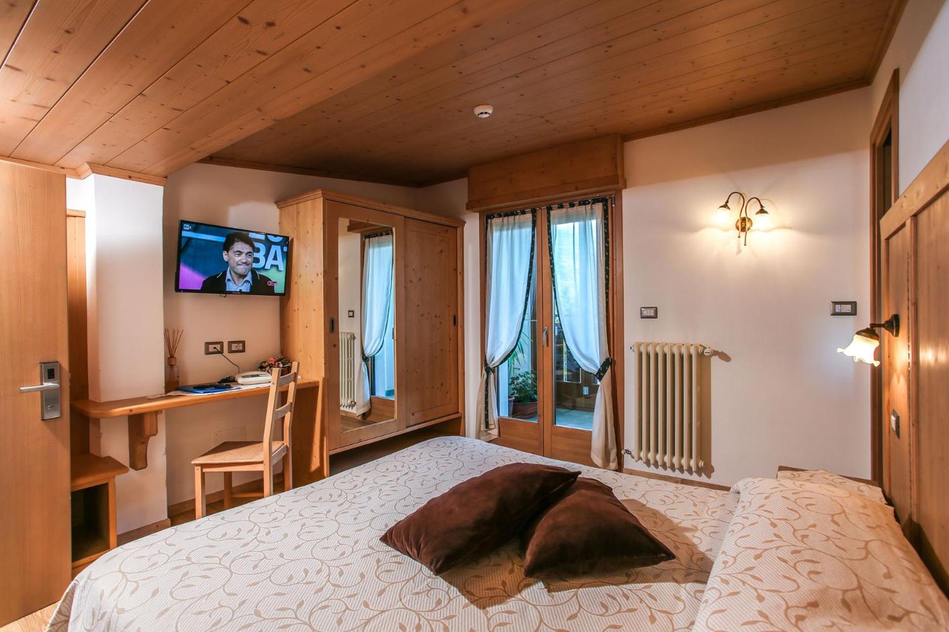 Deluxe Double Room with Balcony photo 1