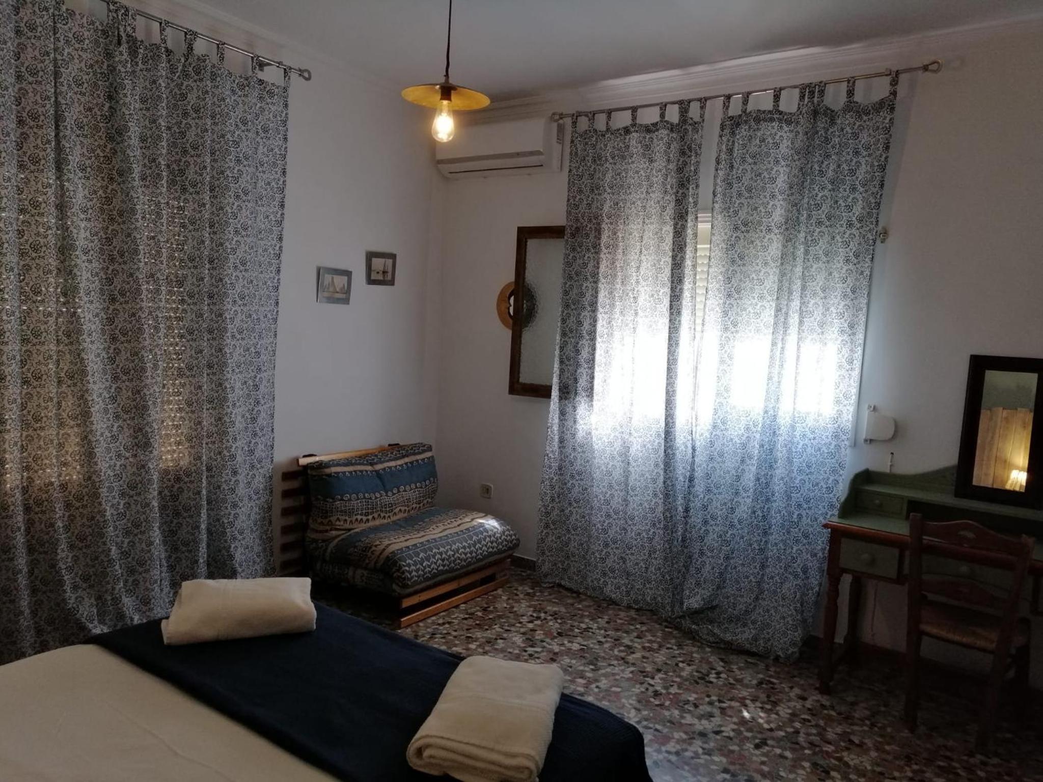 Habitación triple con baño