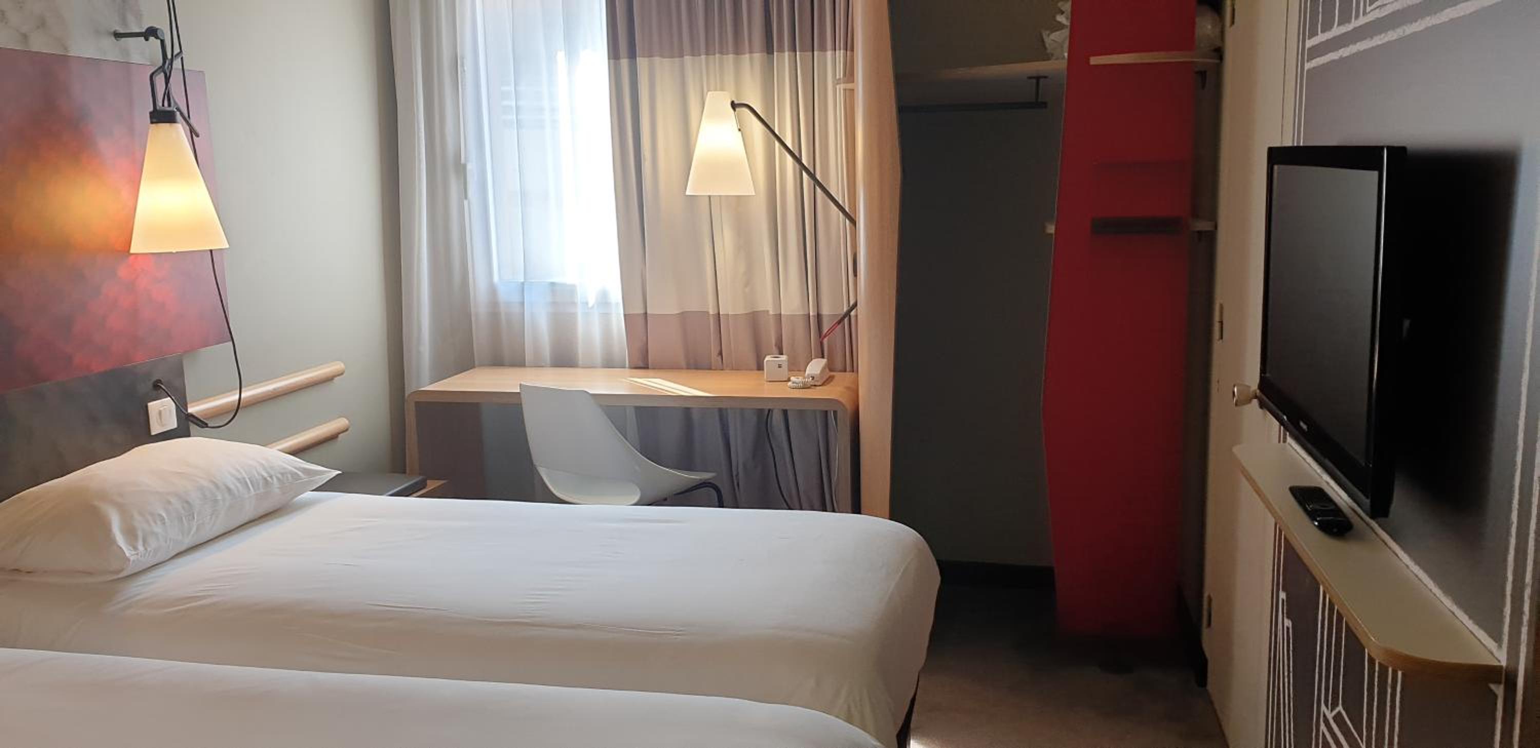 Standard Twin Room - Photo 3