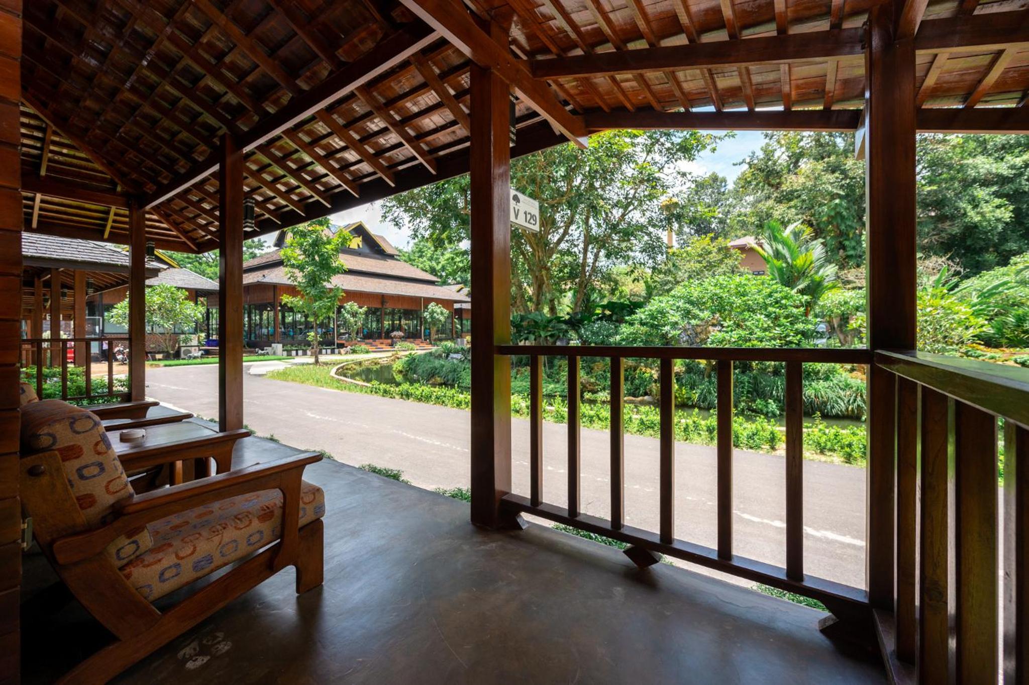 Villa - Photo 2