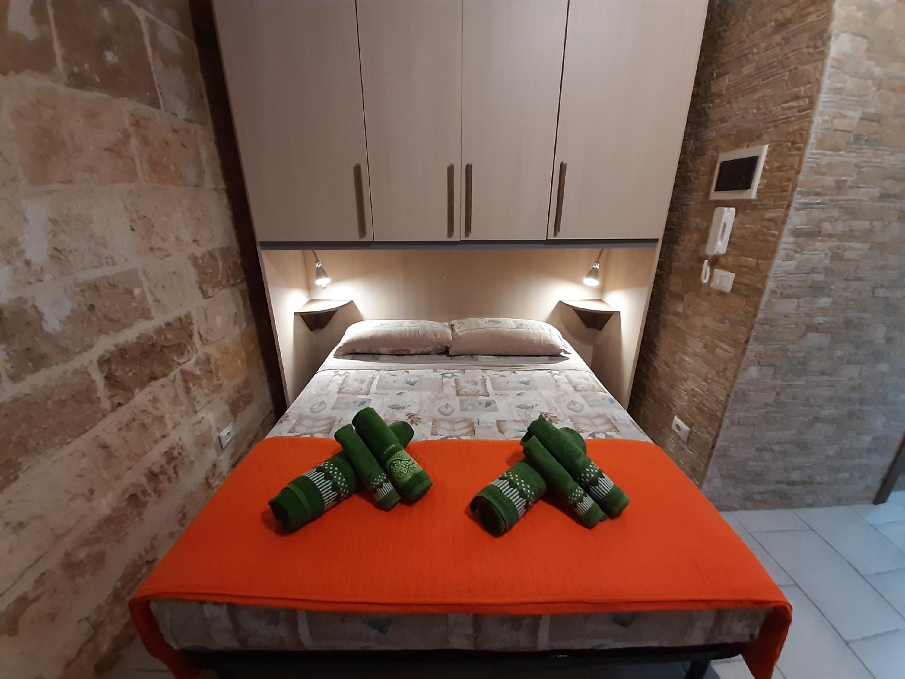 Standard King Room - Photo 3