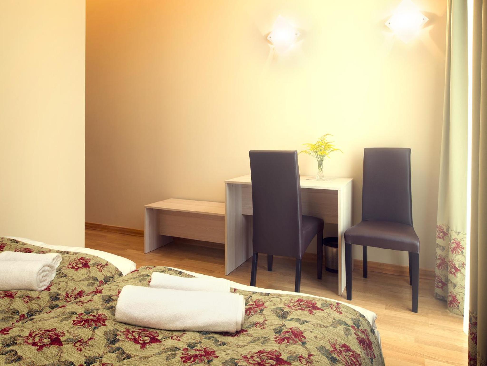 Large Twin Room photo 1