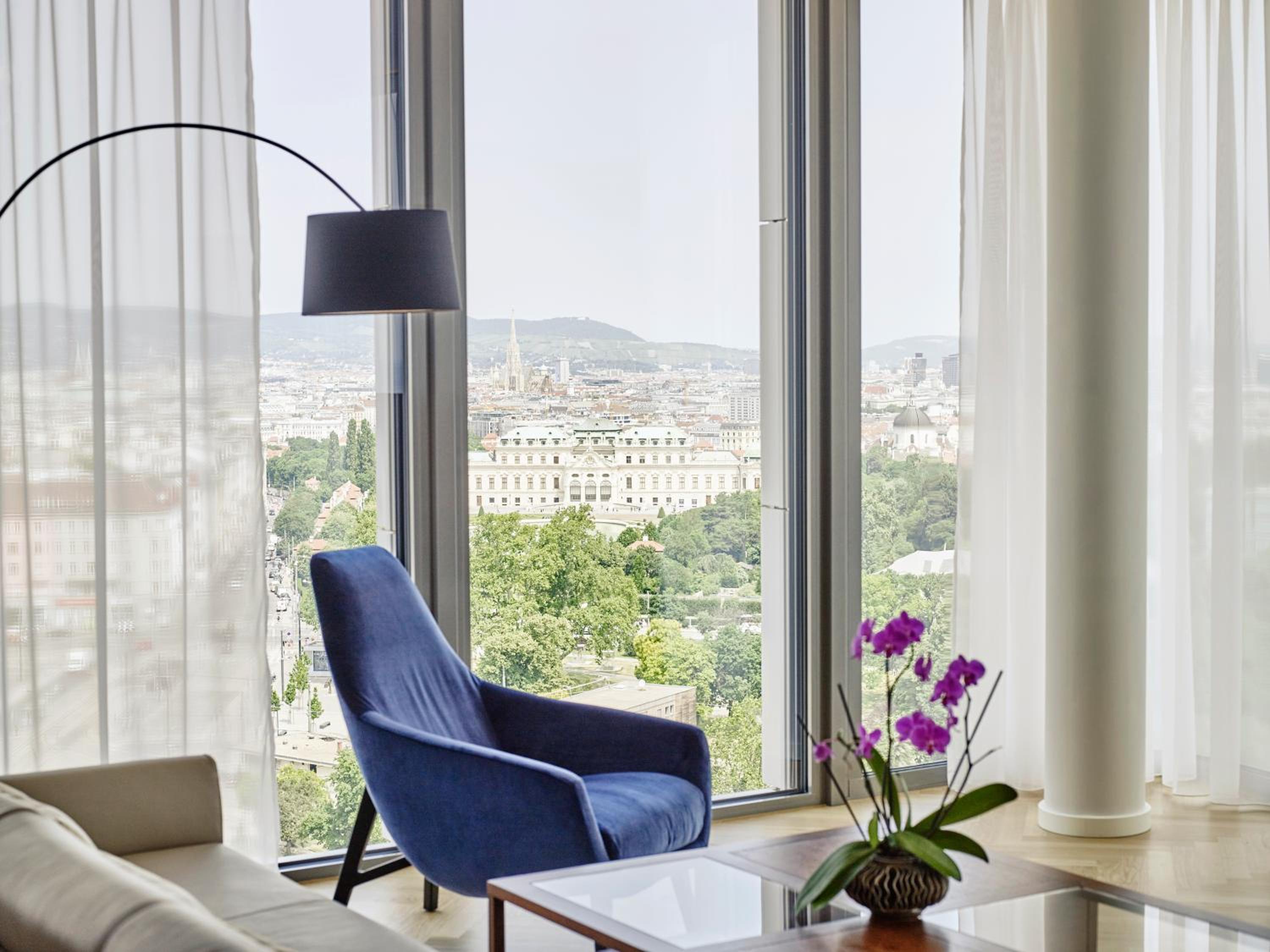 Premium King Suite with Skyline View - Photo 9