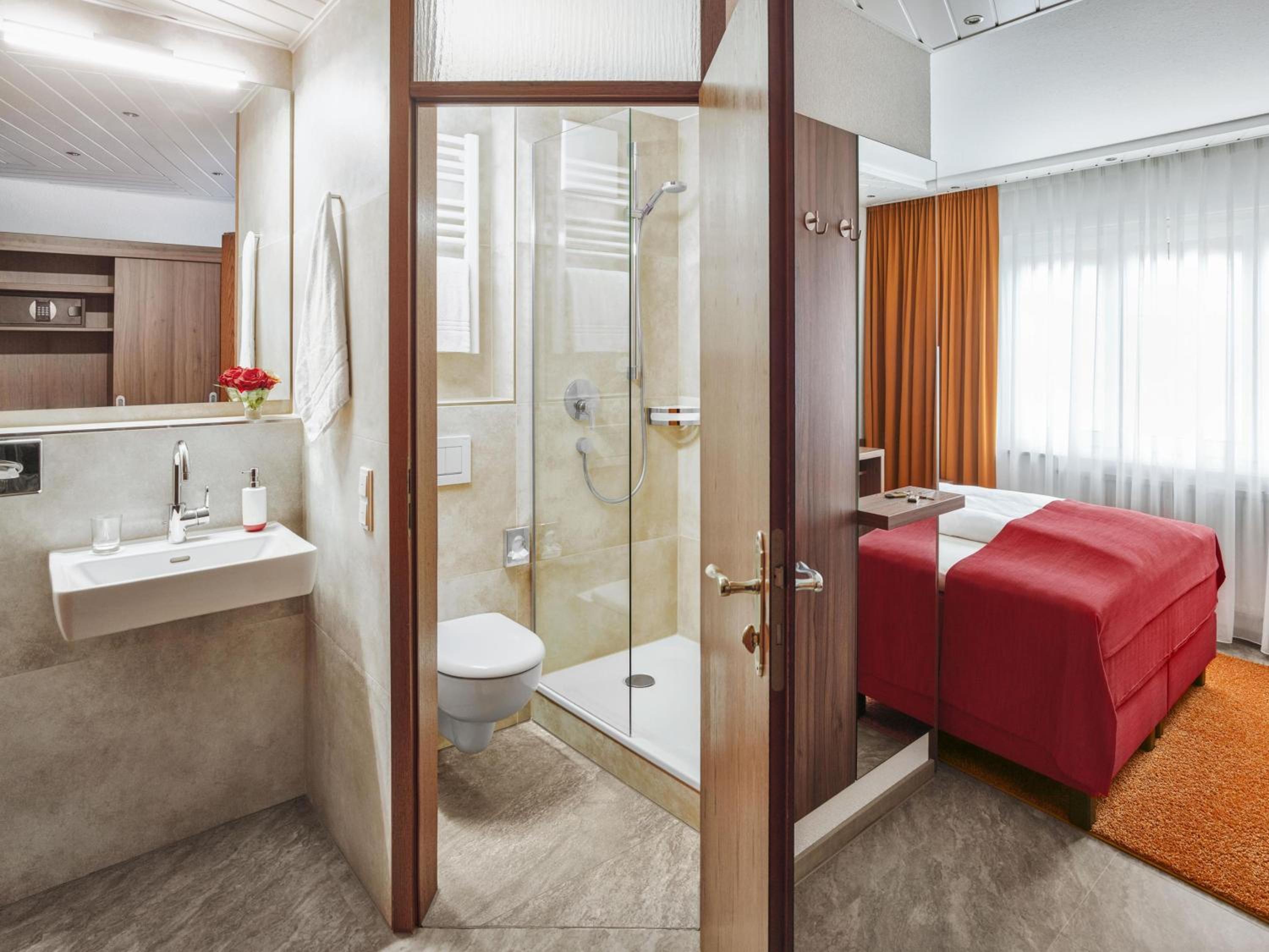 Comfort Room - Photo 5