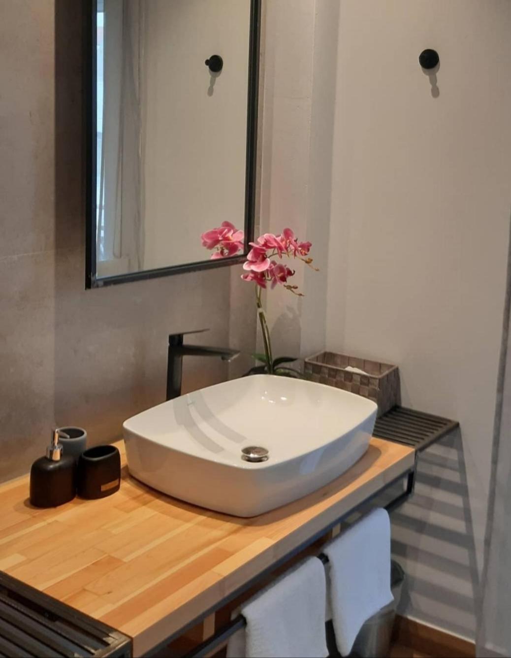 One-Bedroom Apartment - Photo 10