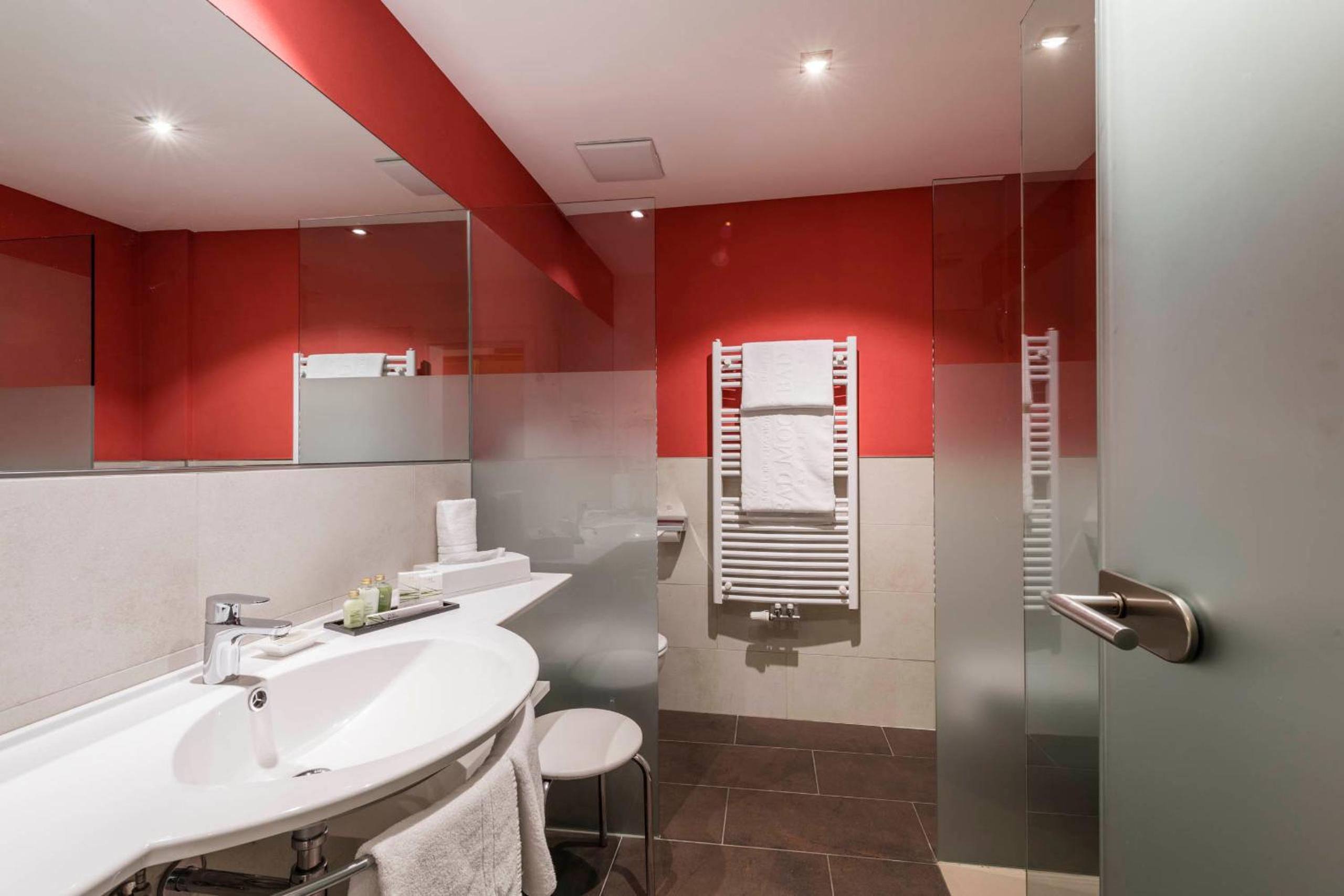  Double Room with Balcony - Photo 4