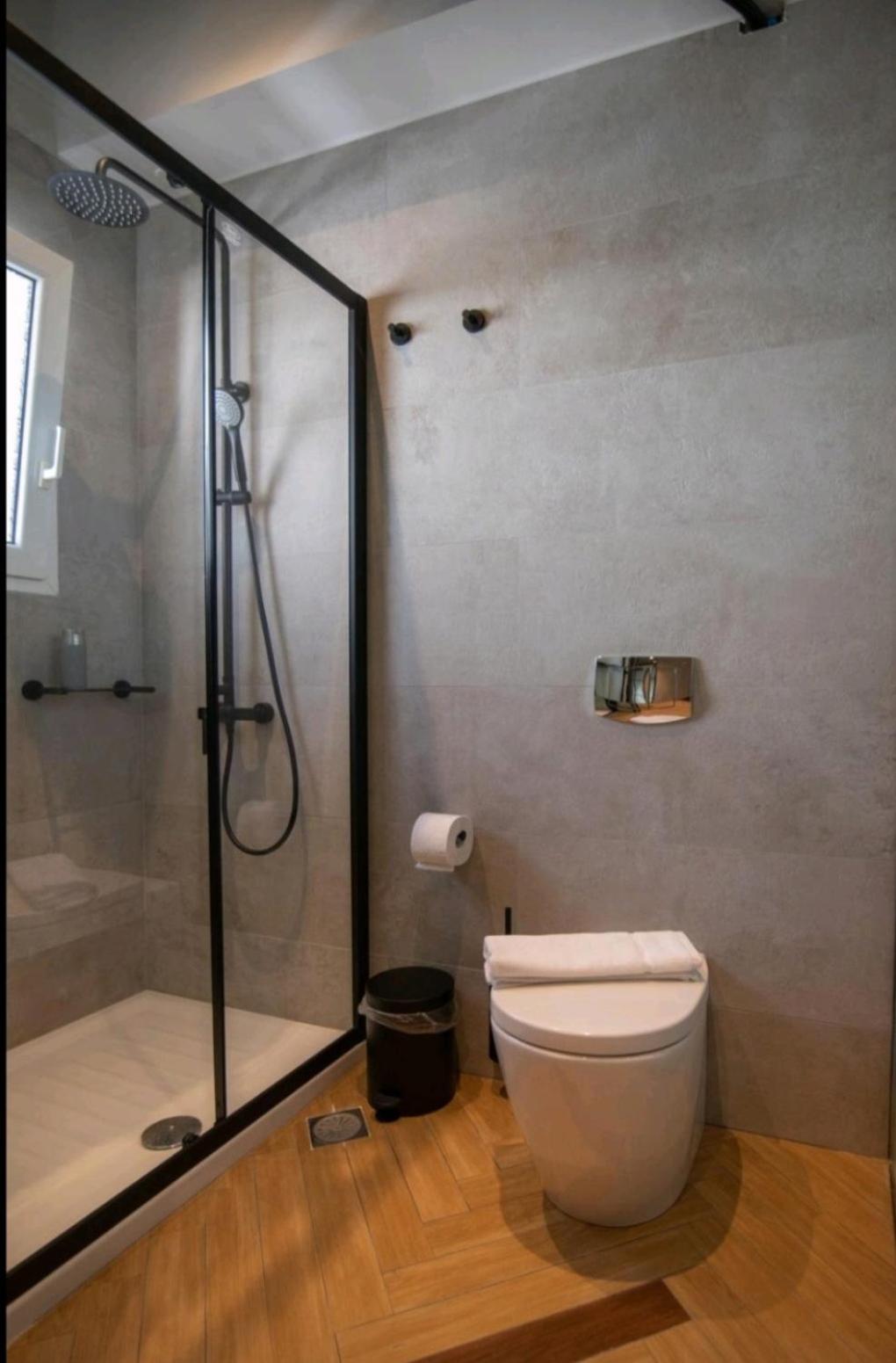 One-Bedroom Apartment - Photo 9