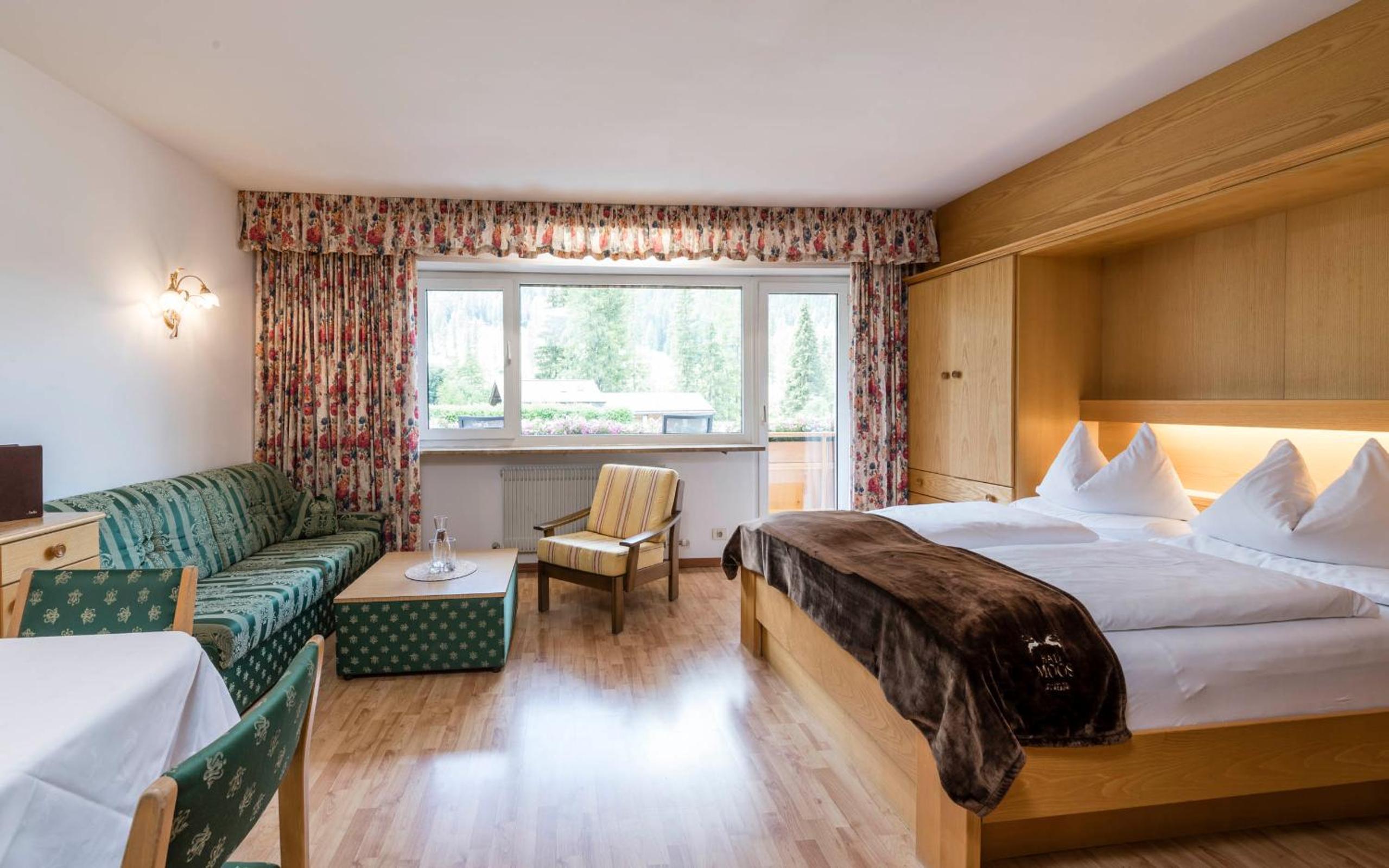  Double Room with Balcony - Photo 3