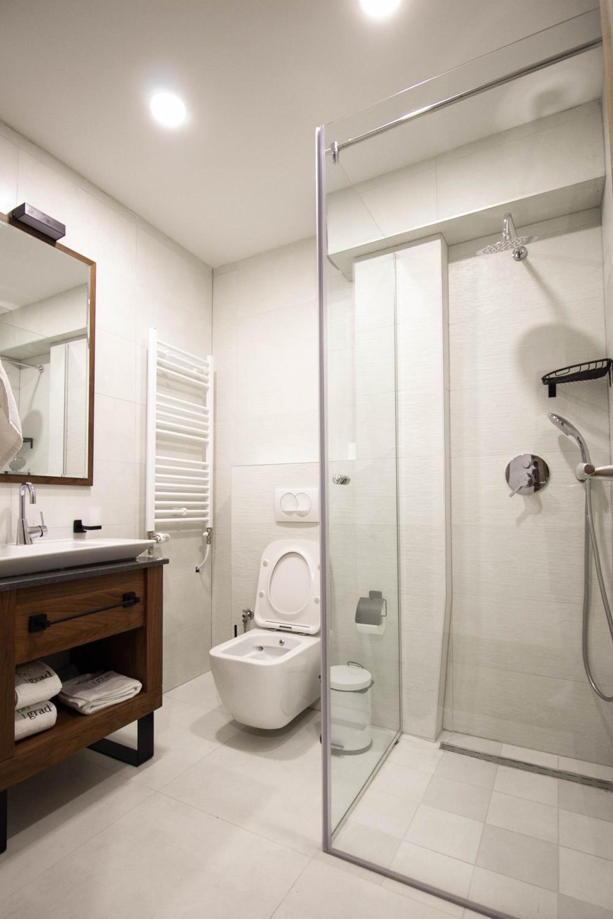 Standard Double or Twin Room - Photo 4
