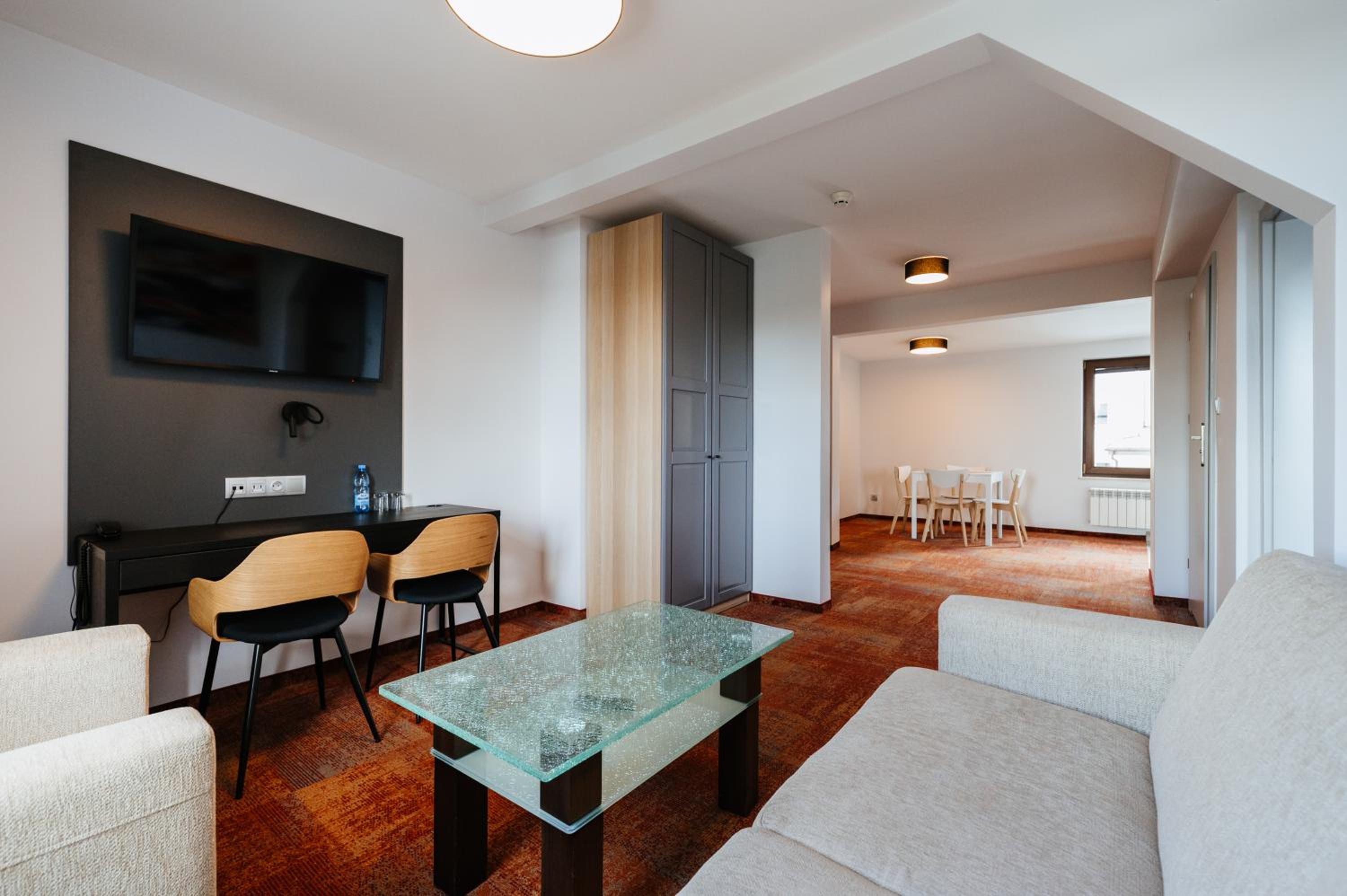 One-Bedroom Apartment - Photo 1