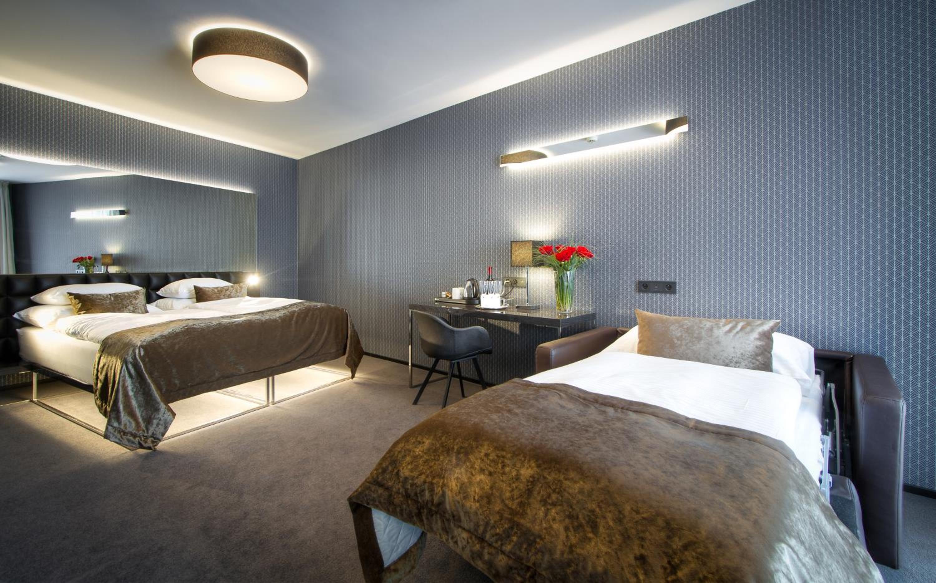Deluxe Triple Room thumbnail 5