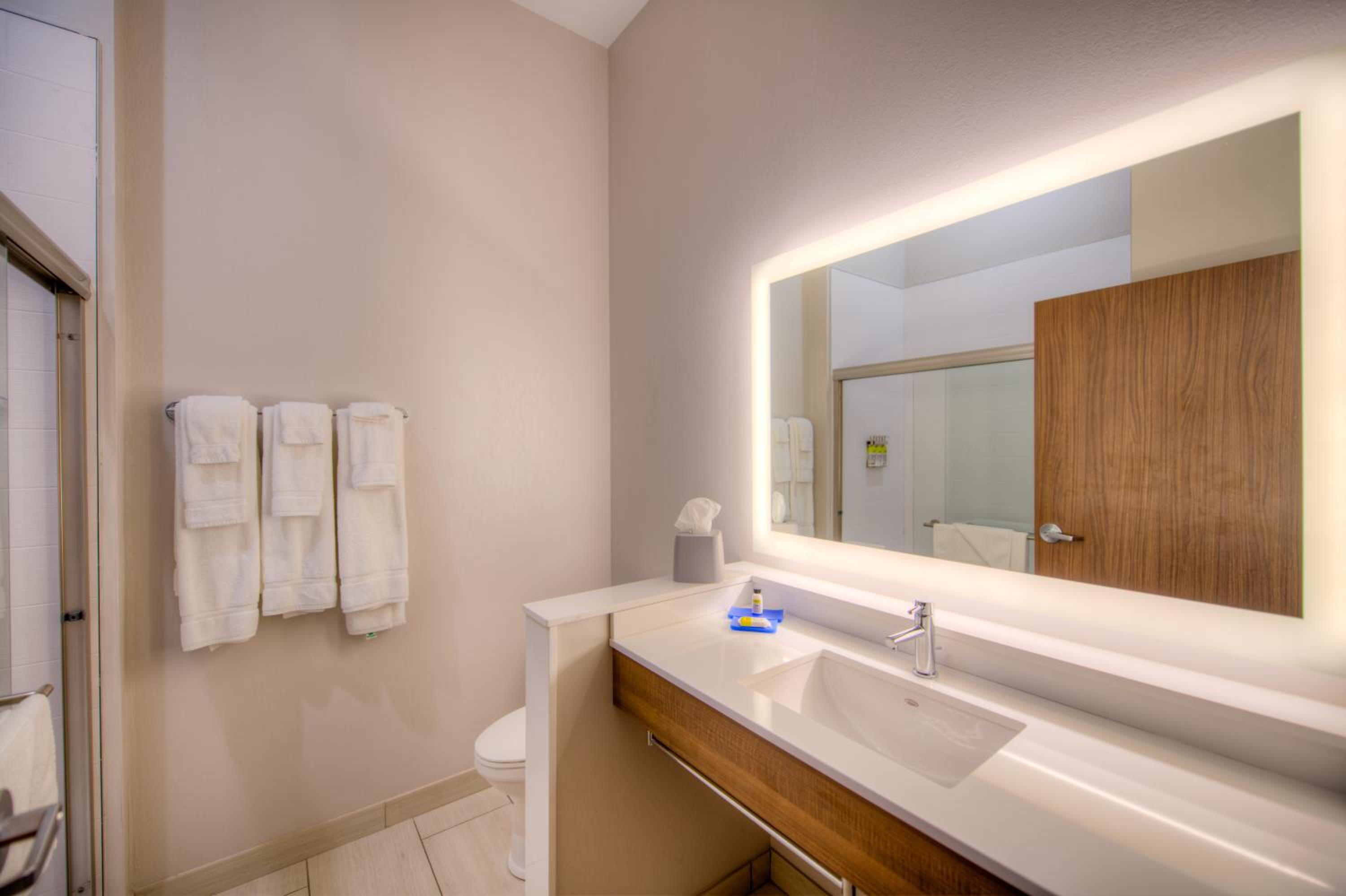 Superior King Room - Photo 2