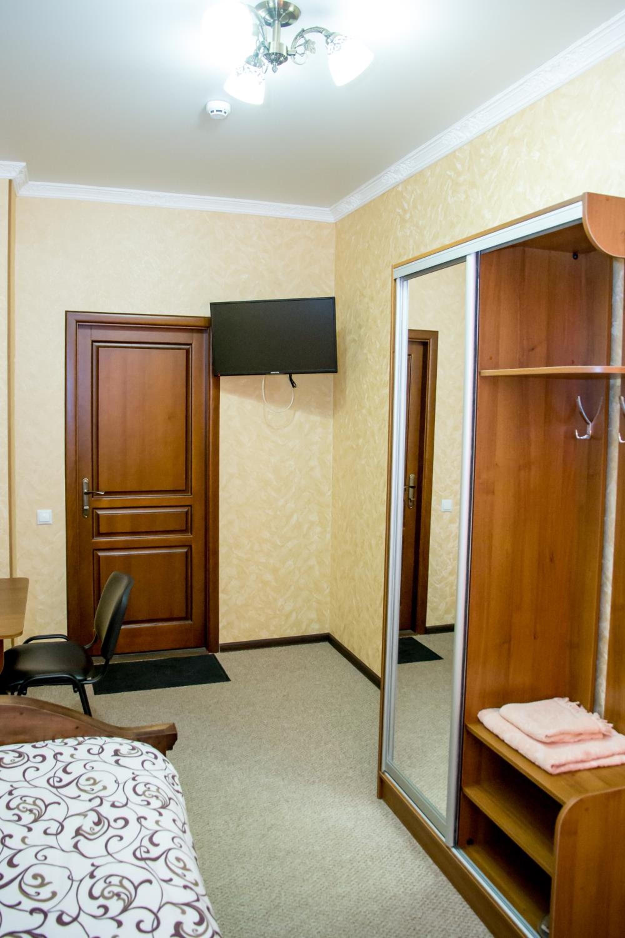 Single Room with Bathroom photo 3