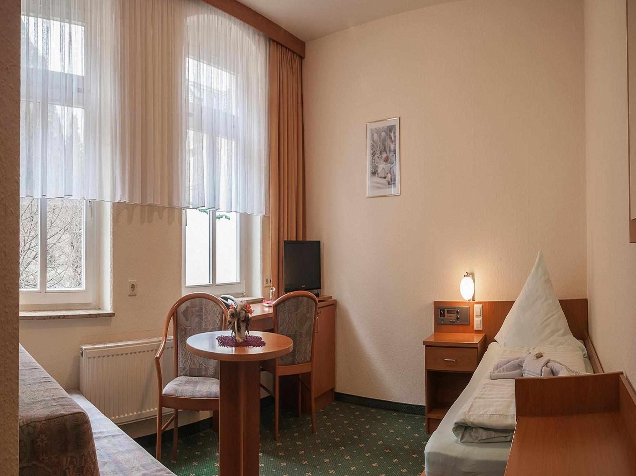 Single Room photo 3