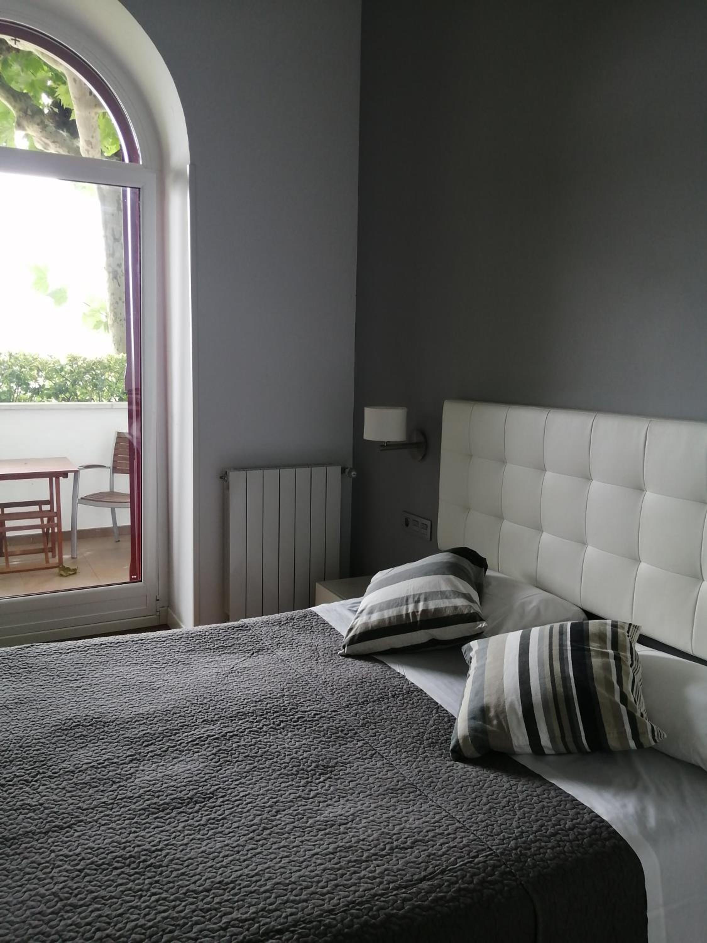 Double or Twin Room with Private Bathroom - Photo 24