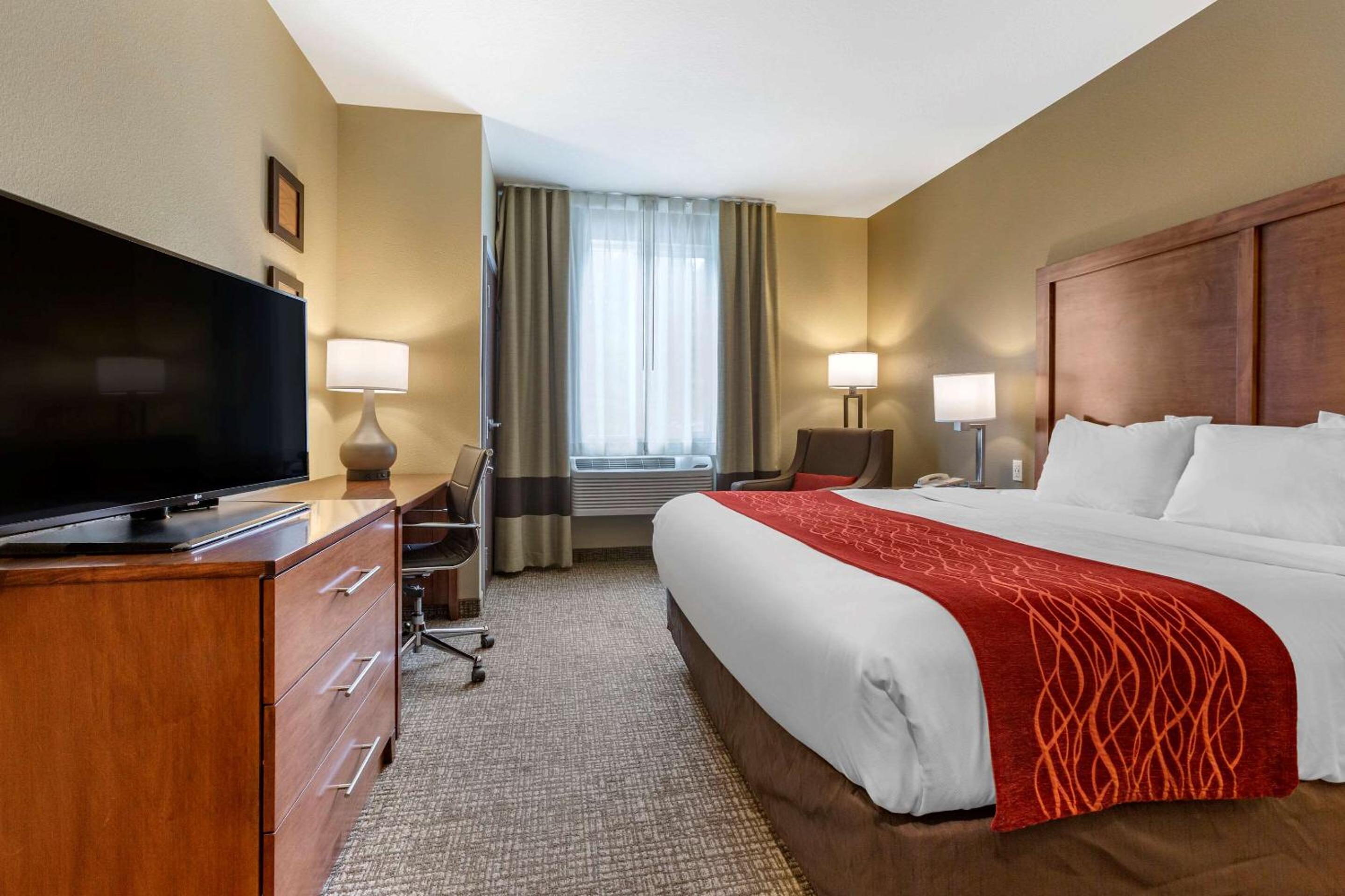 Standard King Room - Non-Smoking  photo 3