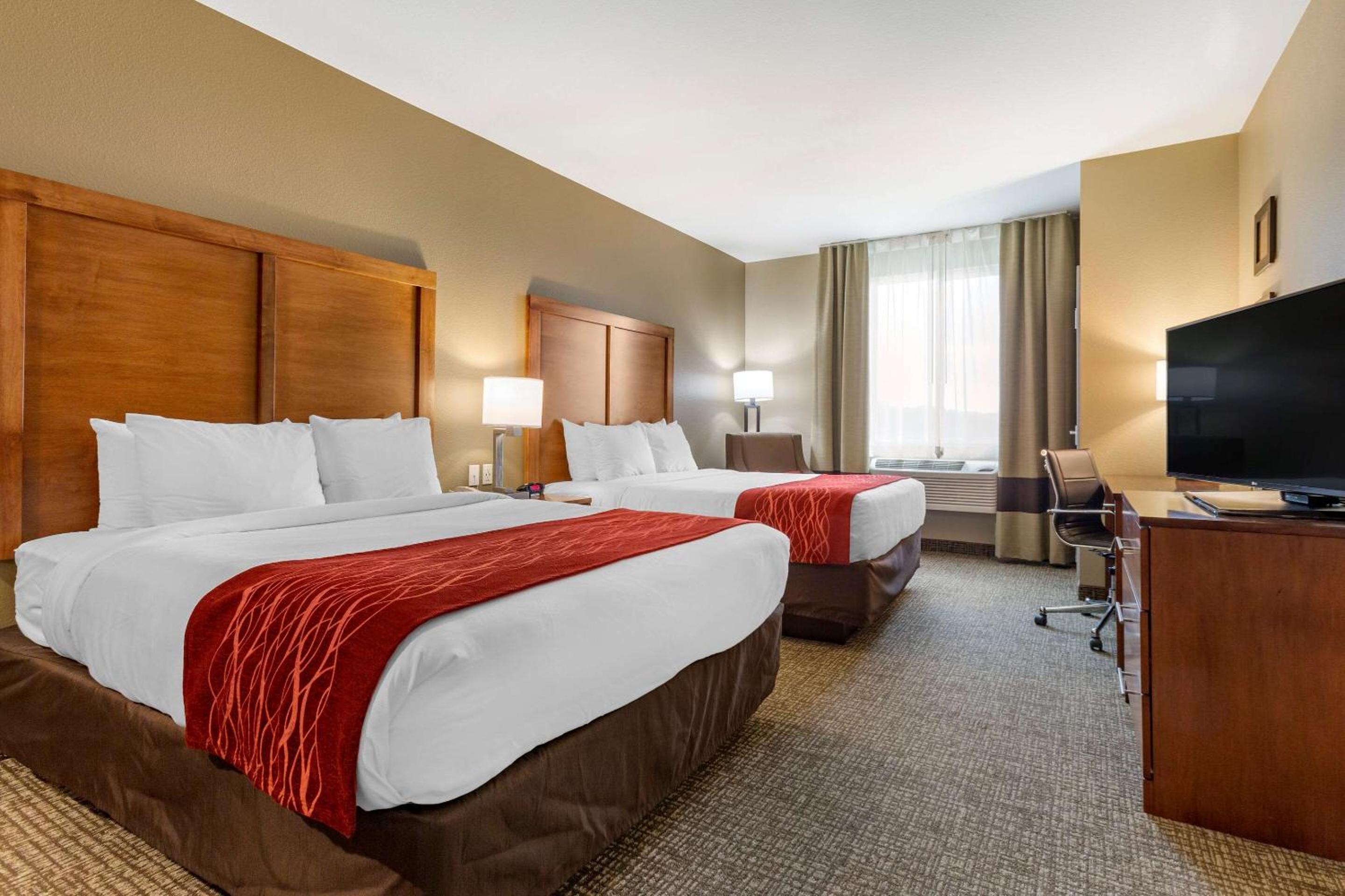 Triple Queen Suite