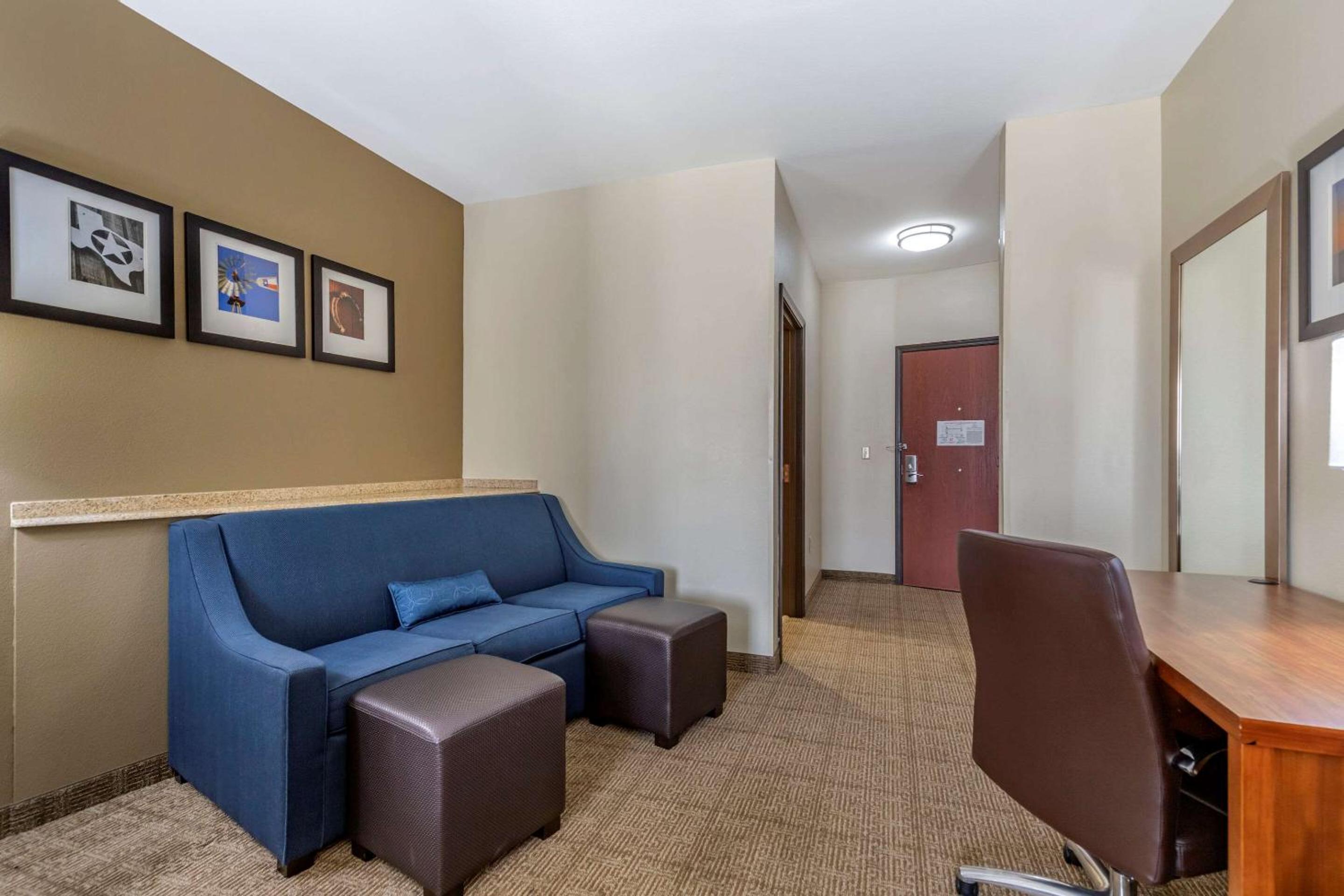 Efficiency King Suite - Accessible/Non-Smoking - Photo 1